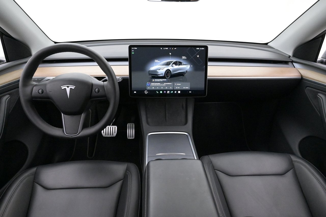 Tesla Model Y Performance Autopilot 2024, kuva 6/10