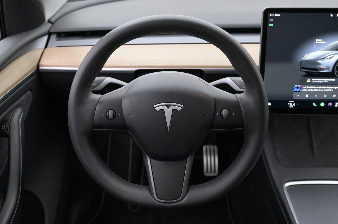 Tesla Model Y Performance Autopilot 2024, kuva 7/10