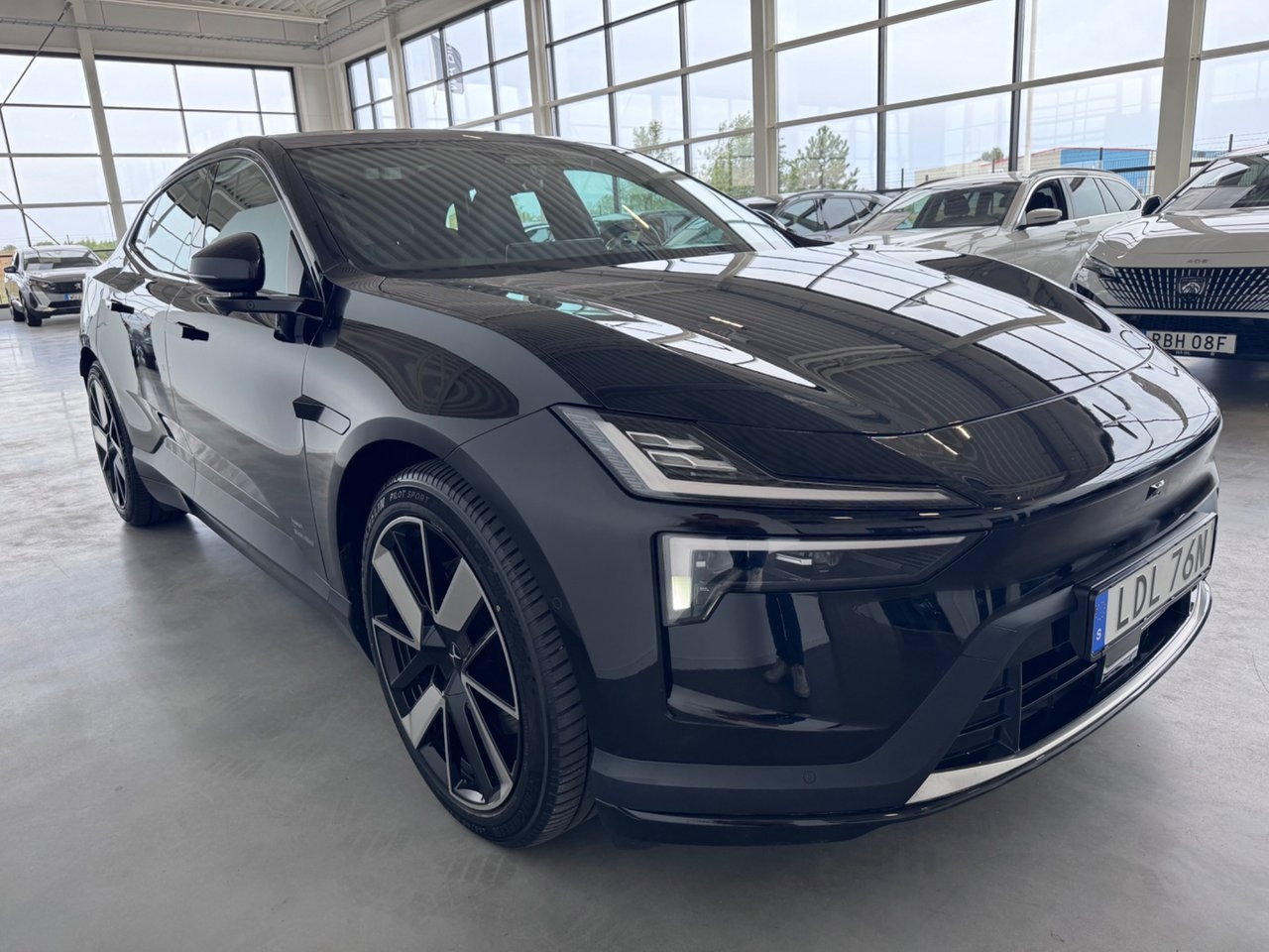Polestar 4 Long range 2025, kuva 6/10