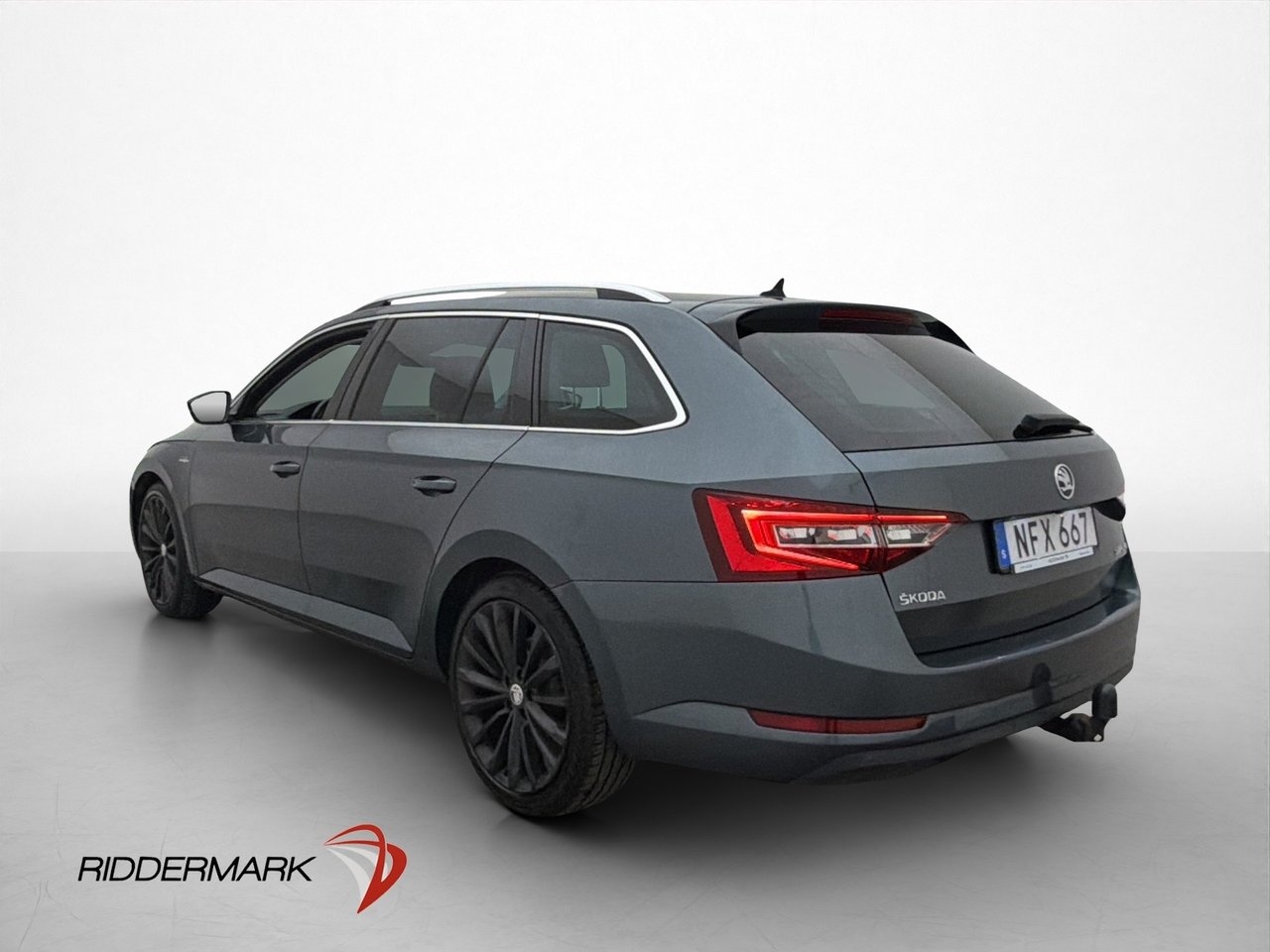 Skoda Superb Kombi 2.0 TDI L&K Drag 2016, bild 5/33