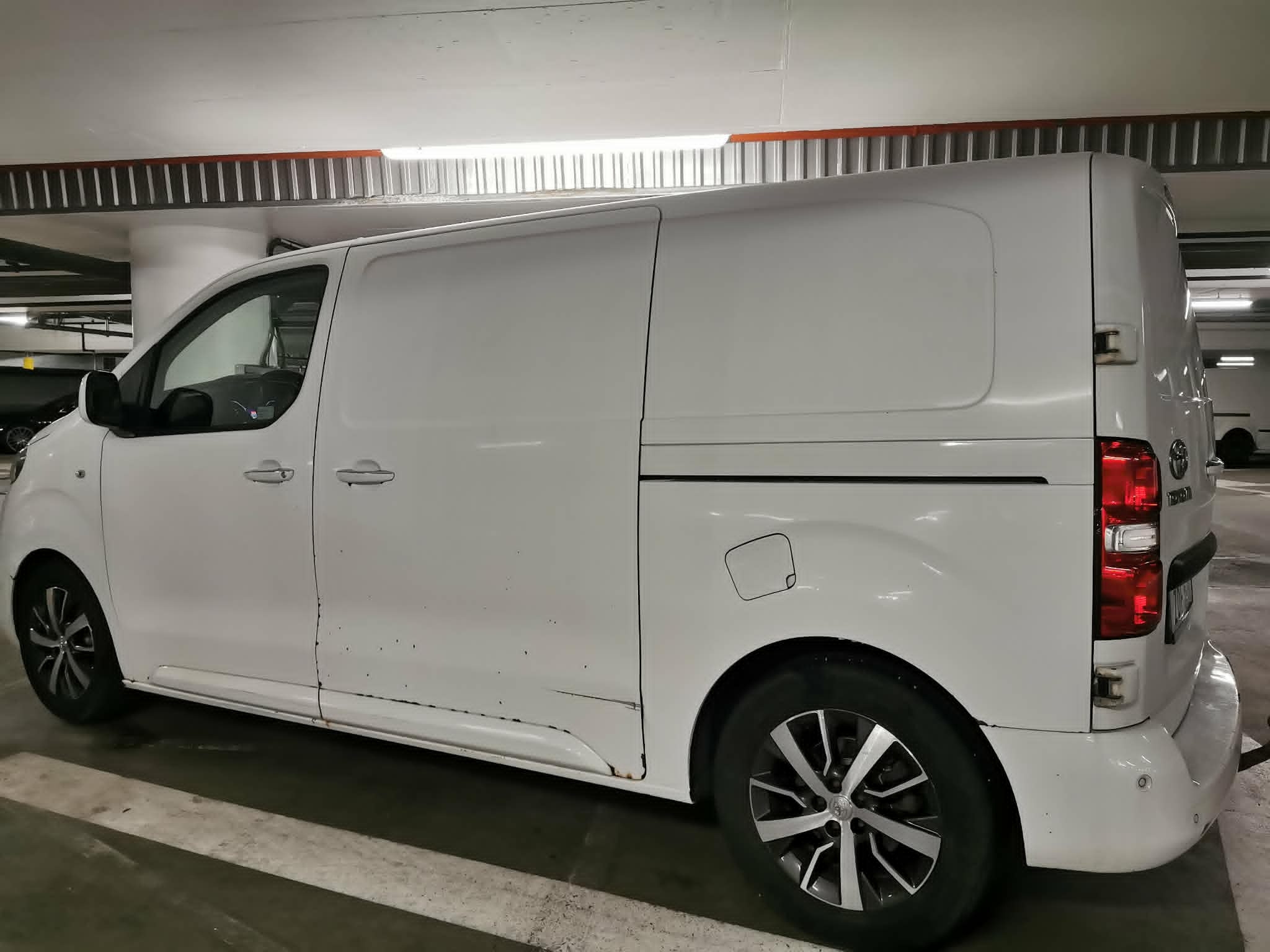 Toyota Proace 1.6 D-4D Manuell 2018, bild 2/10