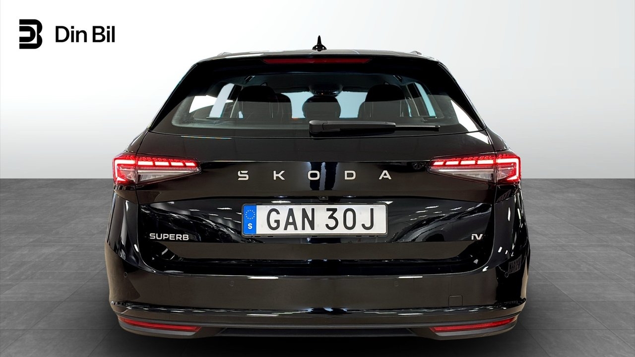 Skoda Superb 2025, bild 5/12