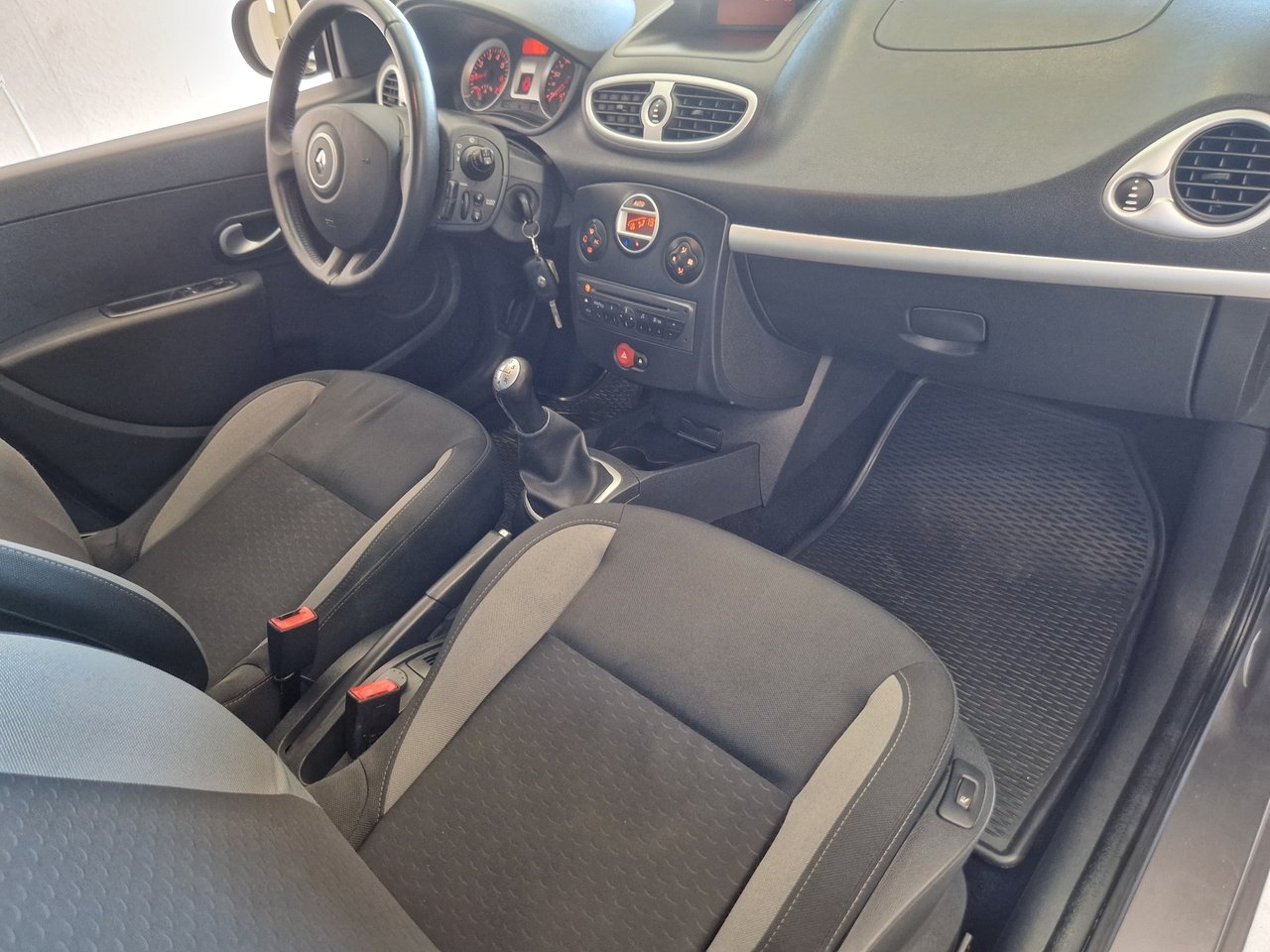 Renault Clio 2011, bild 7/10
