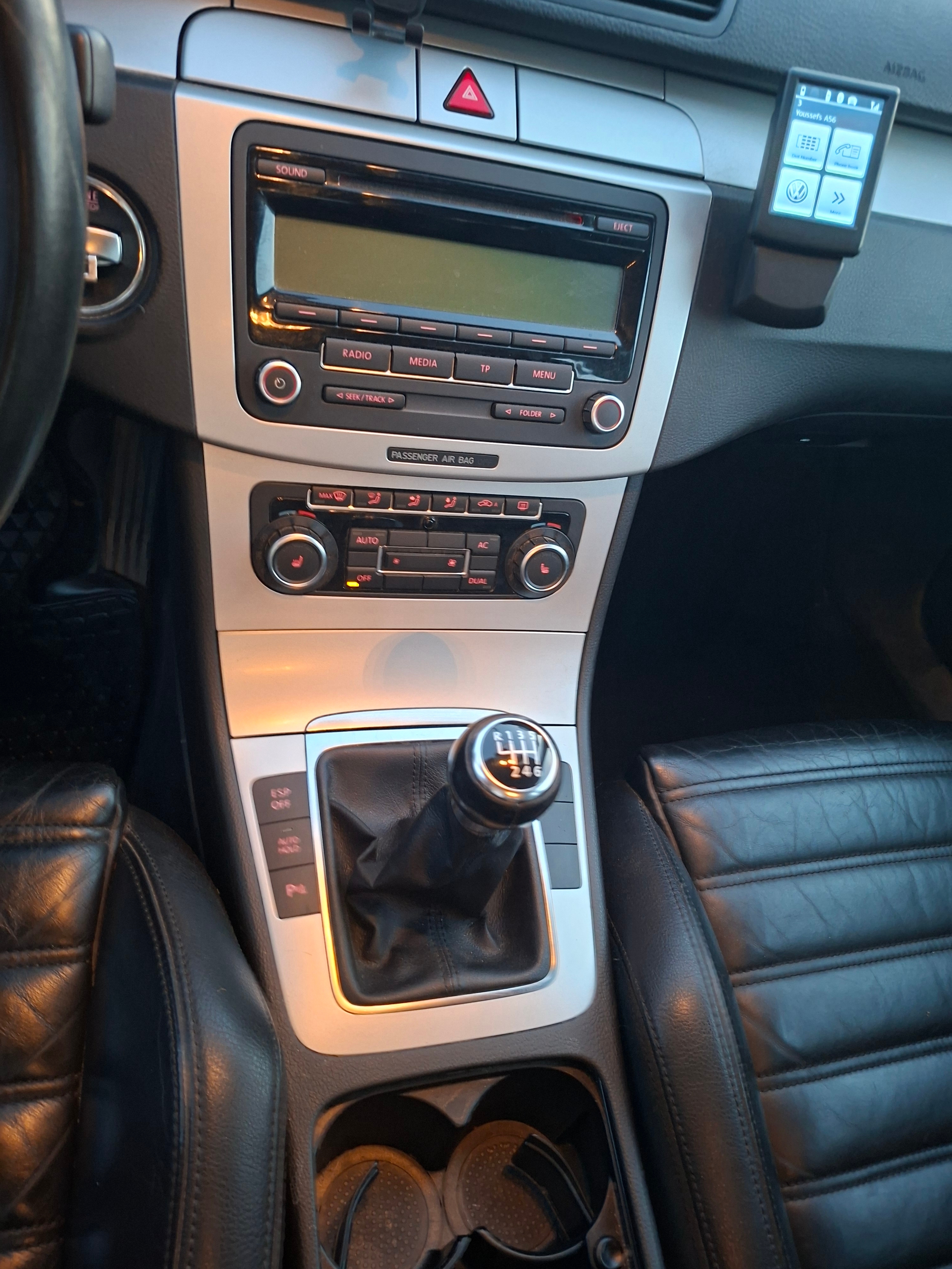 Volkswagen Passat 2010, bild 2/10