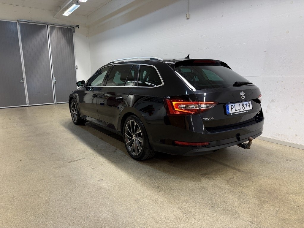 Skoda Superb 2018, bild 3/10