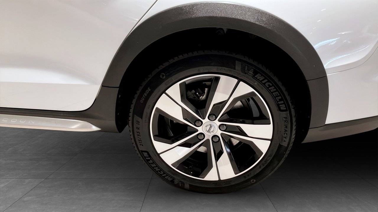 Volvo V60 Cross Country B5 AWD Advanced 2022, photo 6/10
