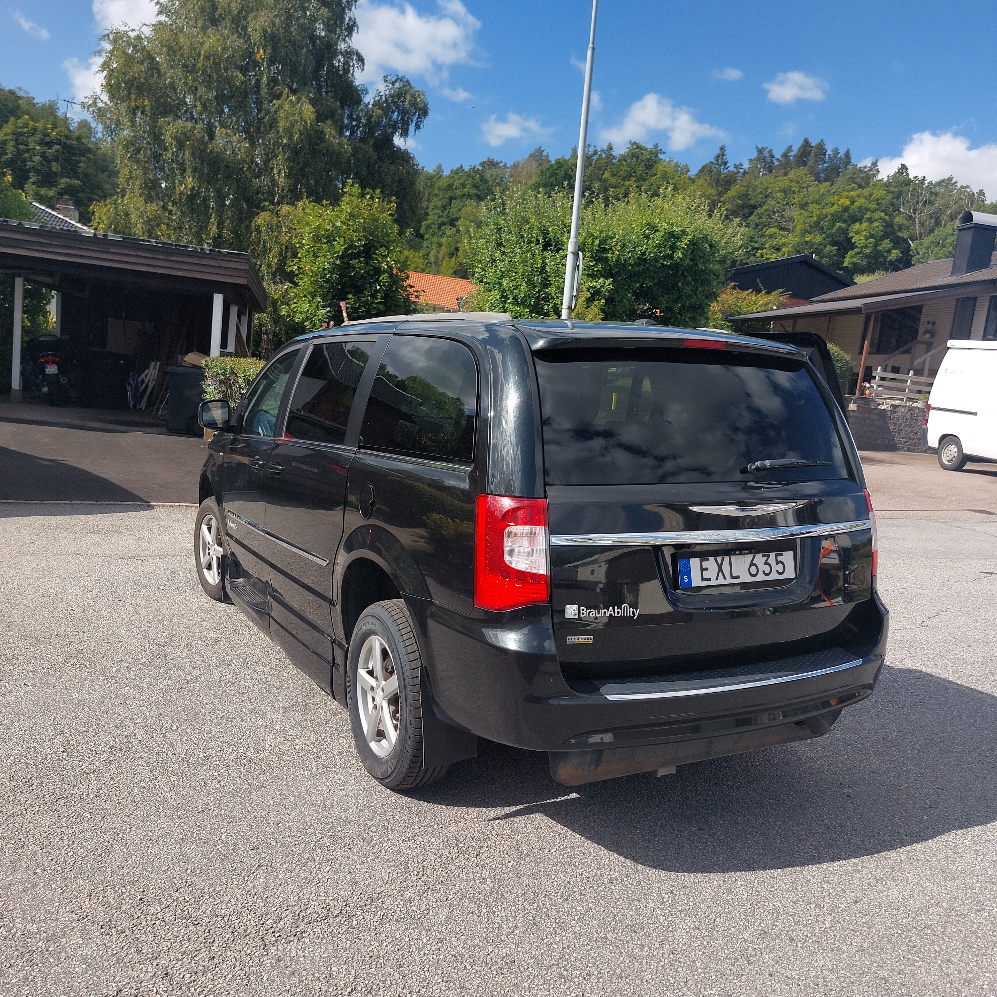 Chrysler Town & Country 2015, kuva 5/10