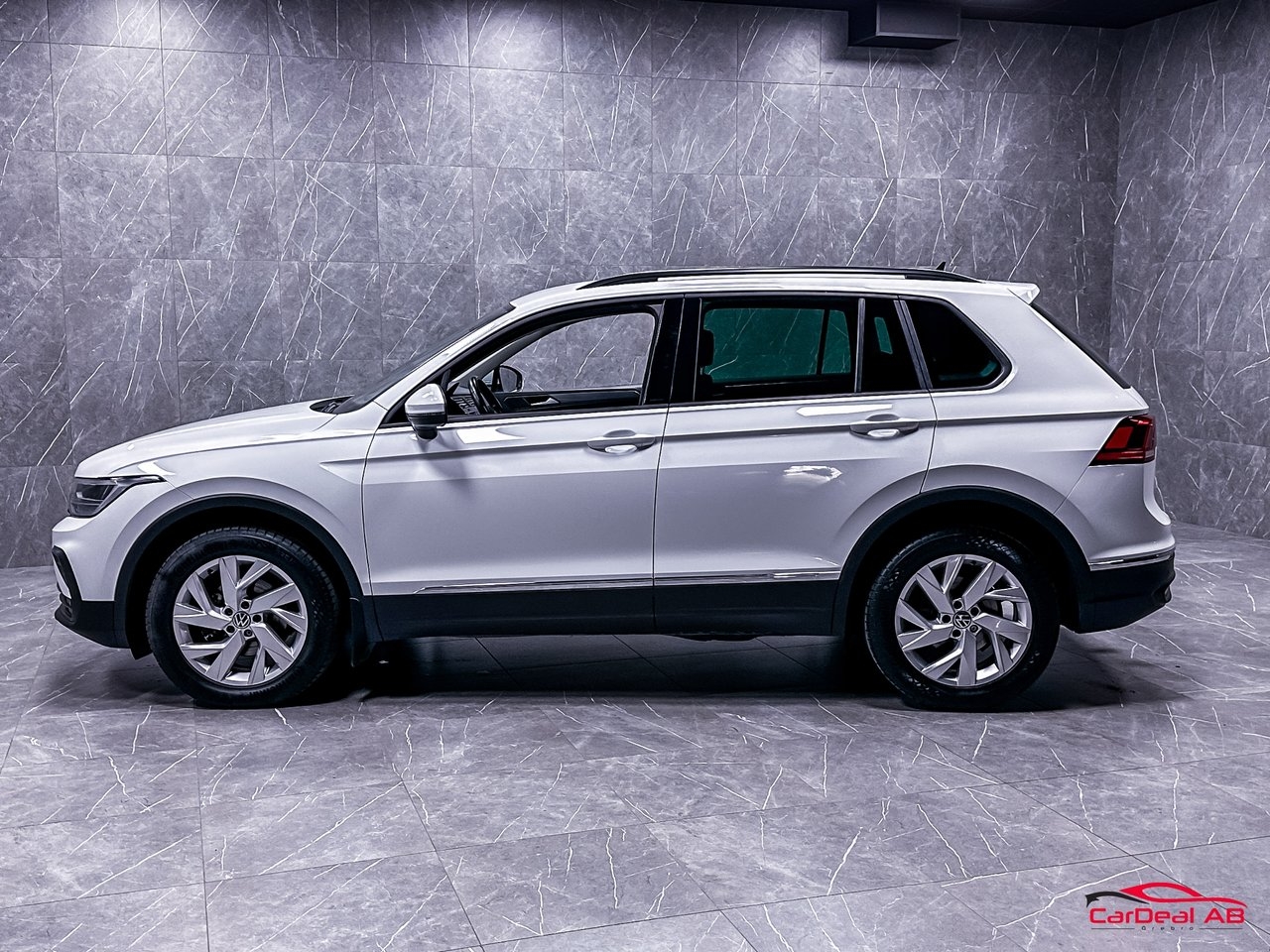 Volkswagen Tiguan 2022, bild 6/10