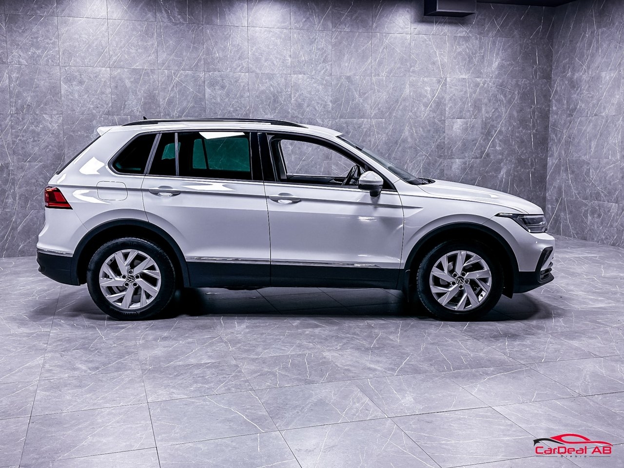 Volkswagen Tiguan 2022, bild 2/10