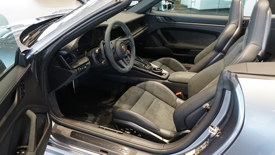 Porsche 911 992.2 Carrera 4 GTS Cab 2026, kuva 6/7