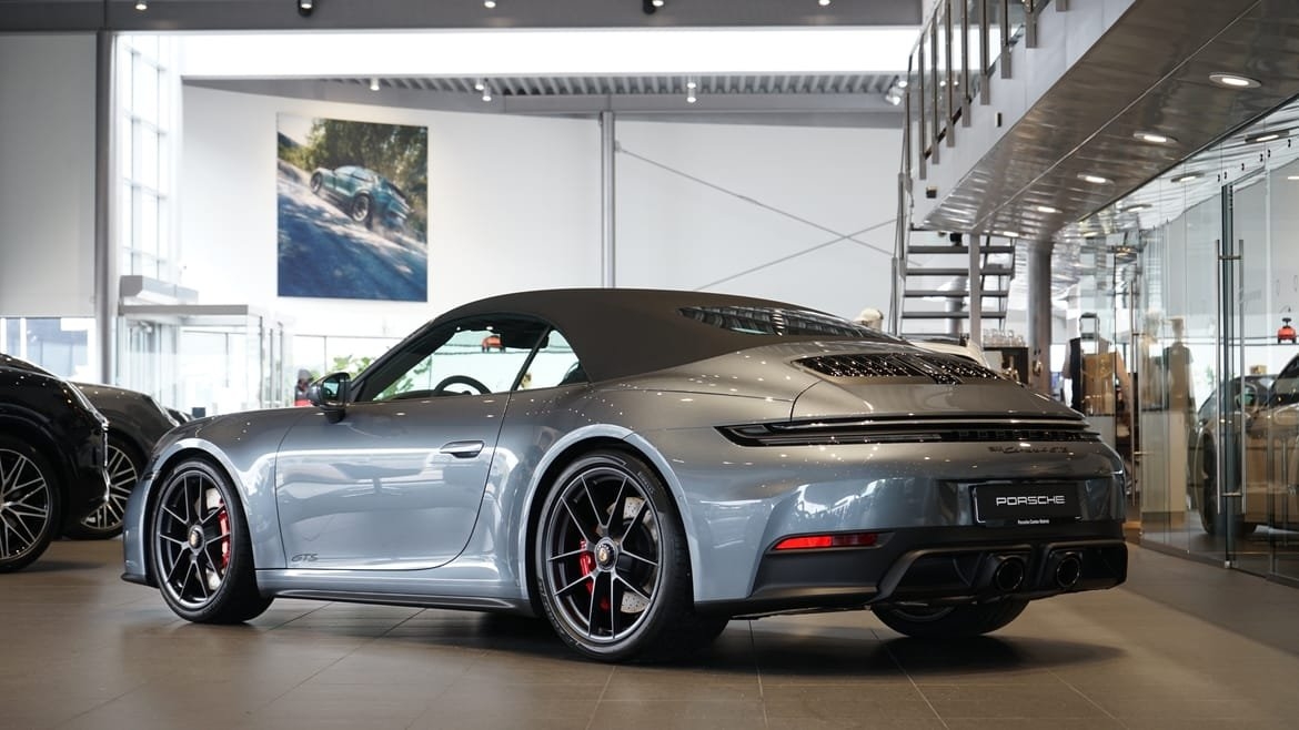 Porsche 911 992.2 Carrera 4 GTS Cab 2026, kuva 2/7