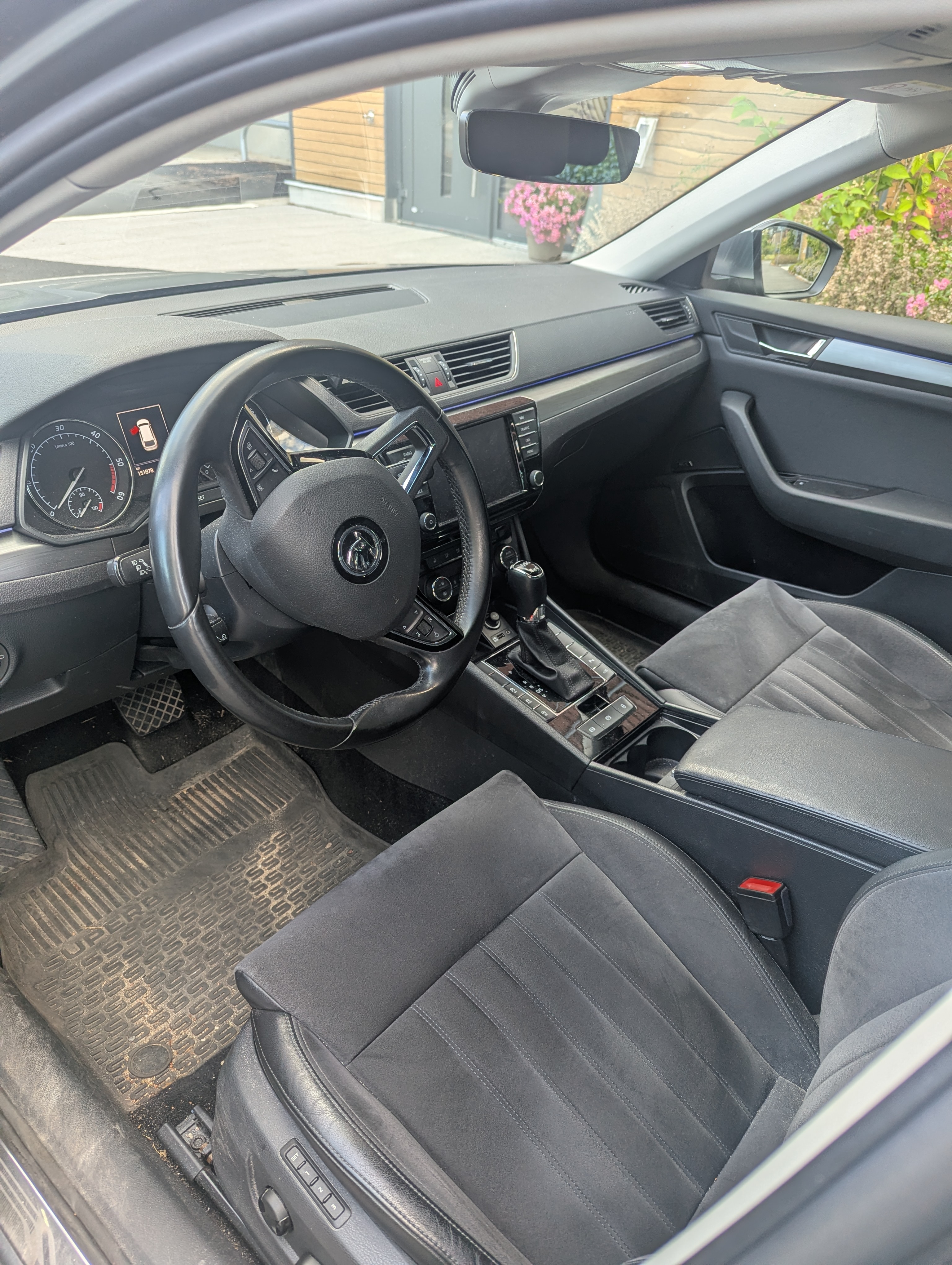 Skoda Superb 2017, bild 5/6