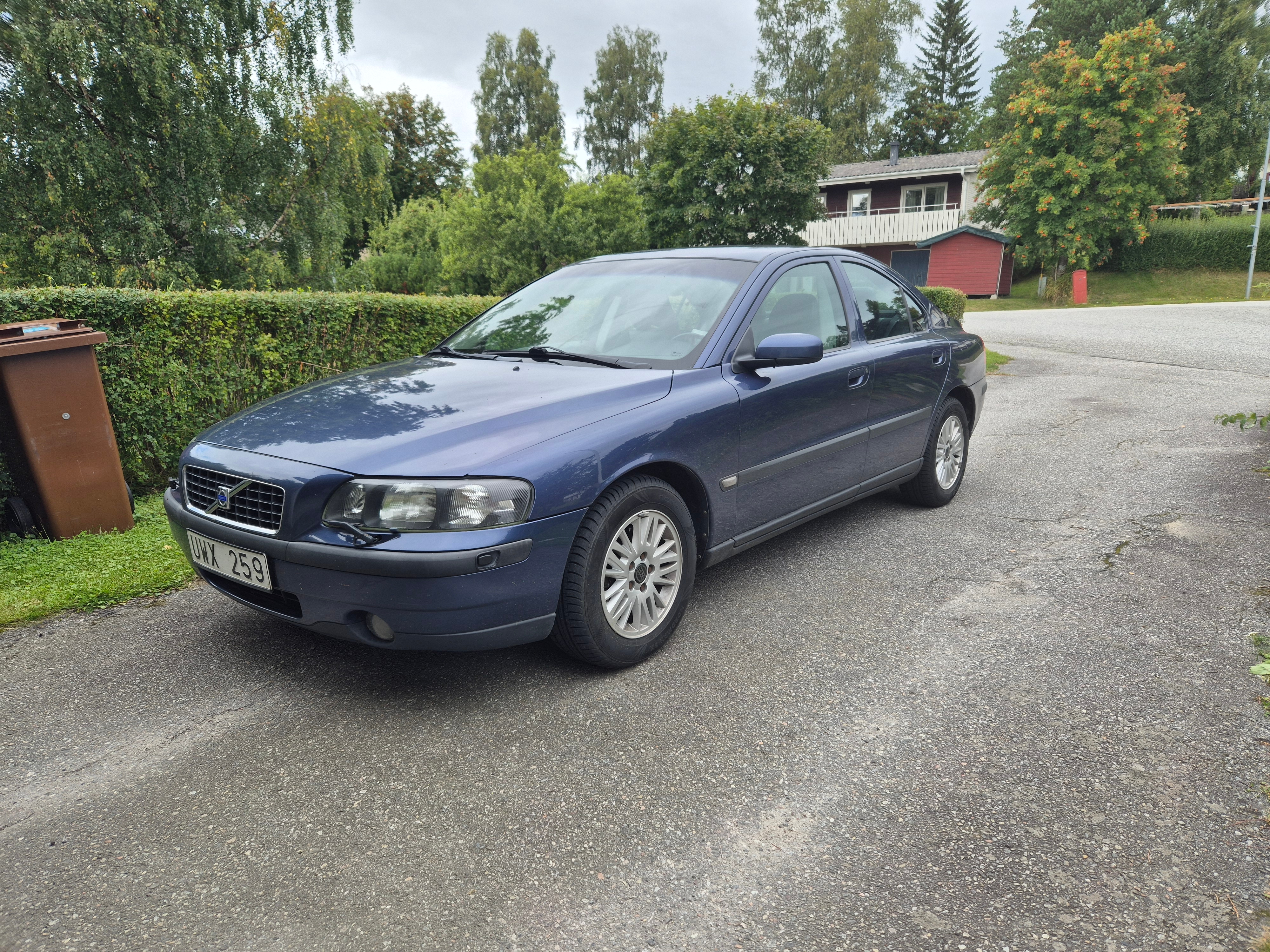Volvo S60 2.4i Manuell 2004, bild 2/4
