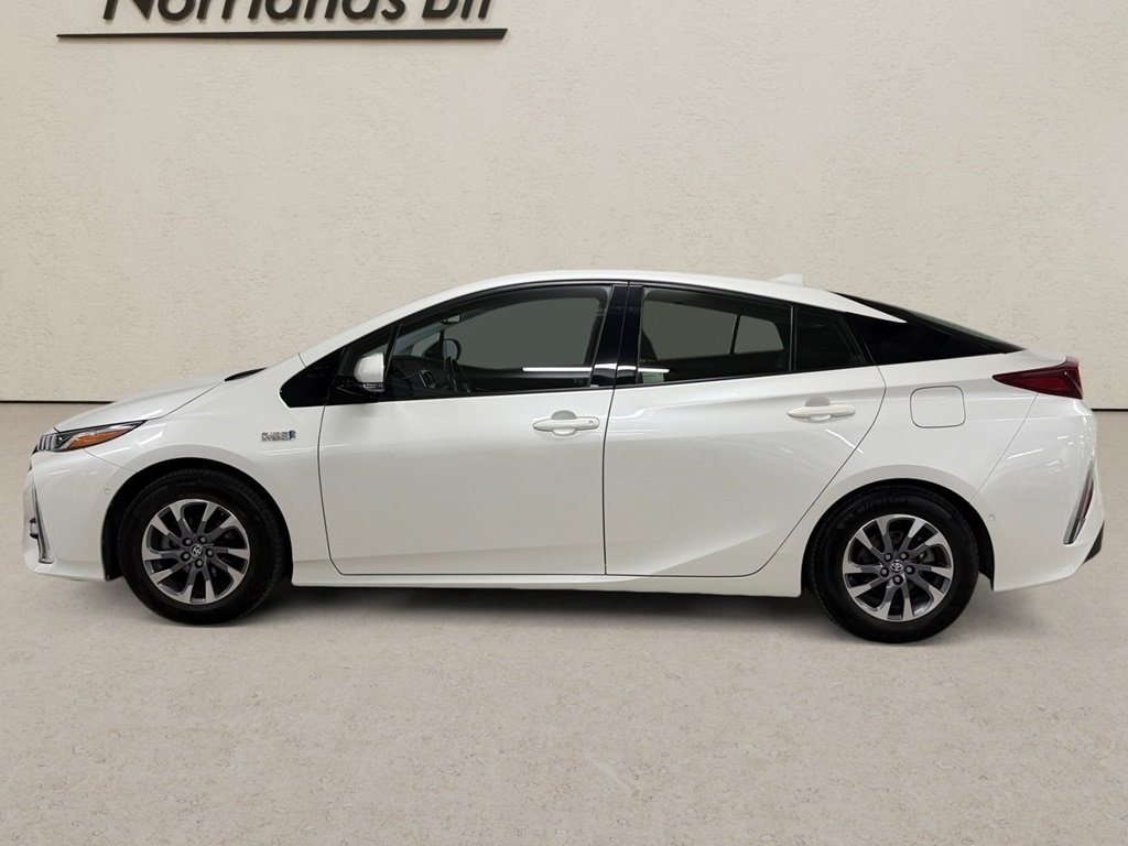 Toyota Prius Plug-in Hybrid 2017, kuva 2/12