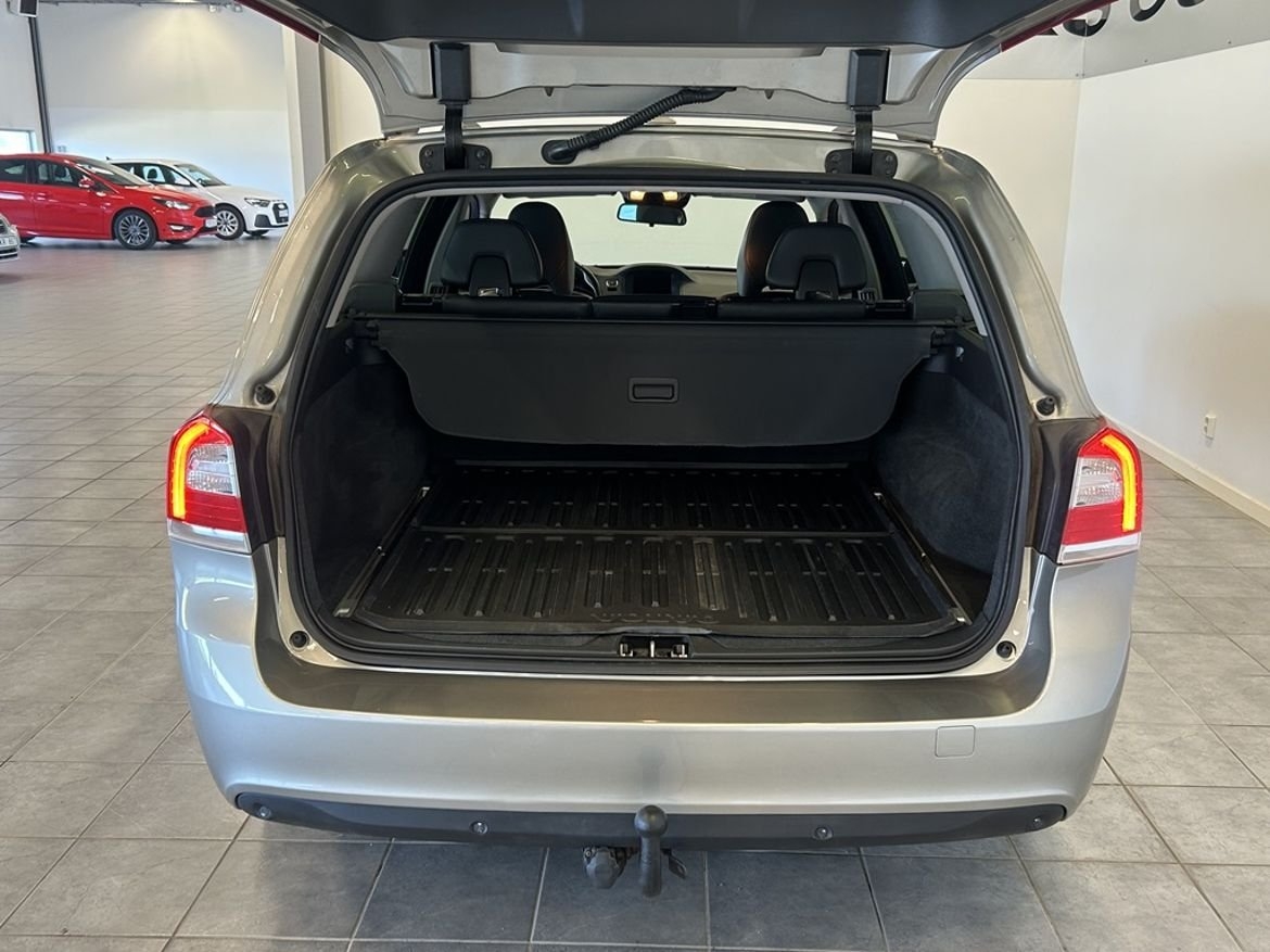 Volvo V70 2016, photo 6/22