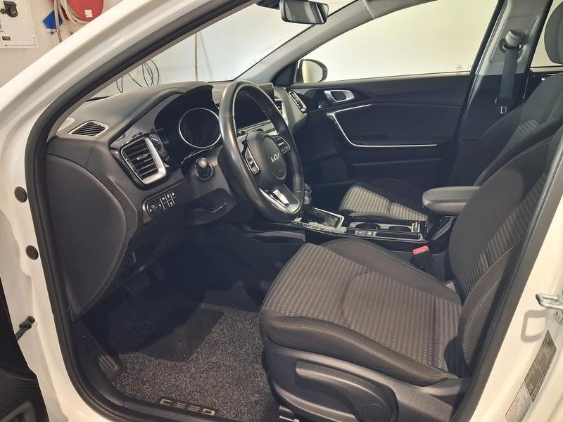 Kia Ceed SPORTSWAGON Plug in 2024, bild 2/6