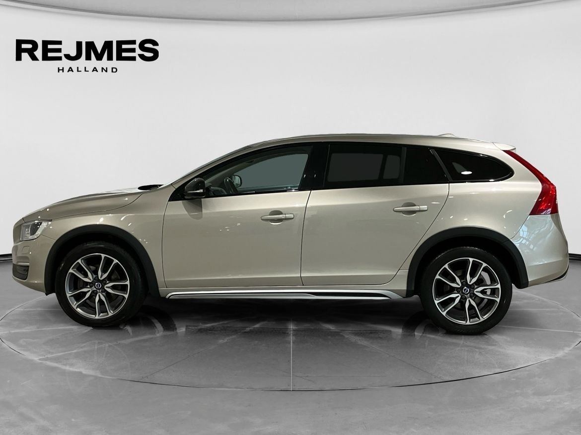 Volvo V60 Cross Country 2018, kuva 3/14