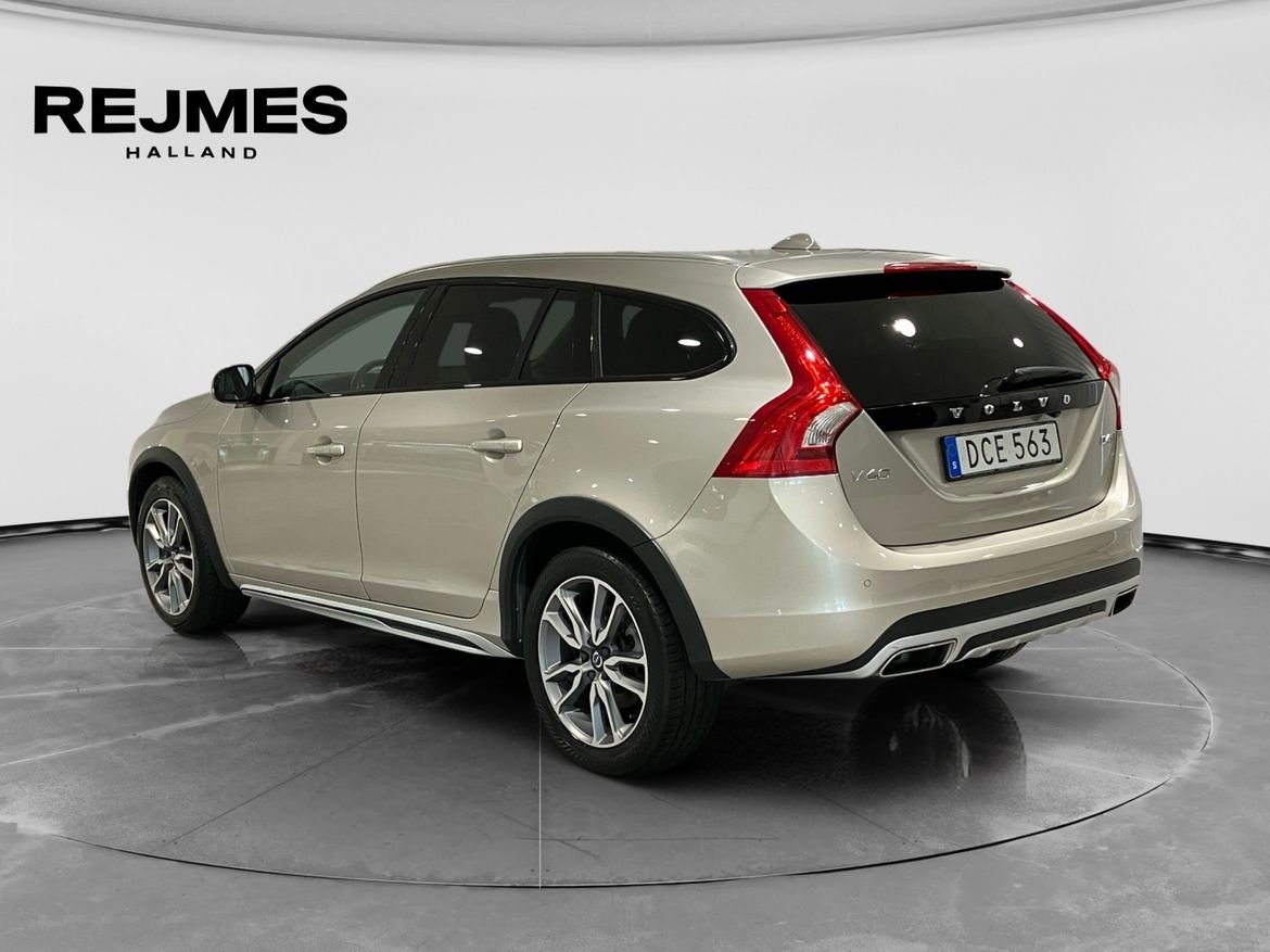 Volvo V60 Cross Country 2018, kuva 2/14