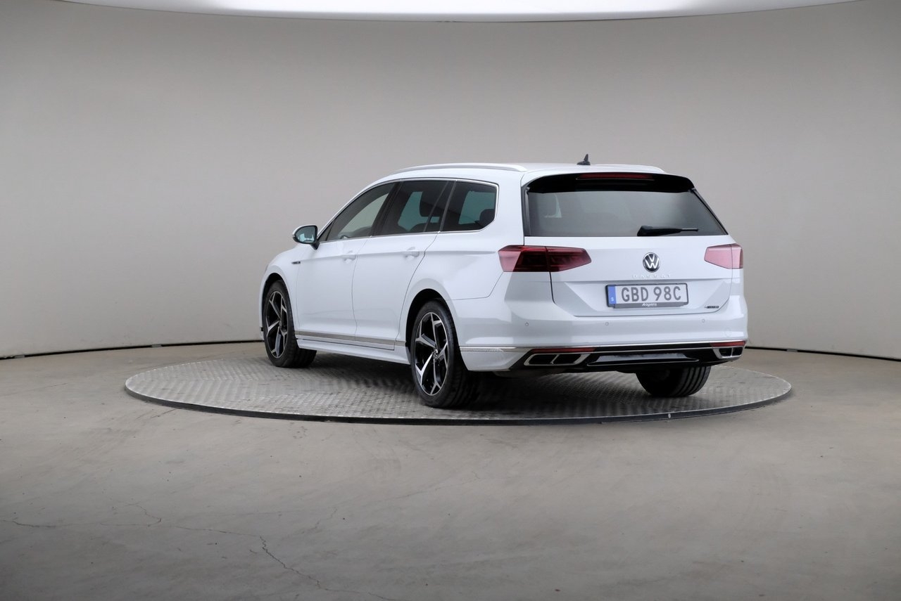 Volkswagen Passat 2022, bild 2/10