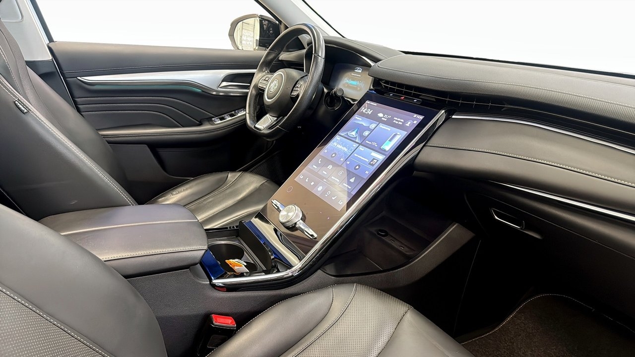 MG Marvel R LUXURY 70 KWH 2022, bild 3/21