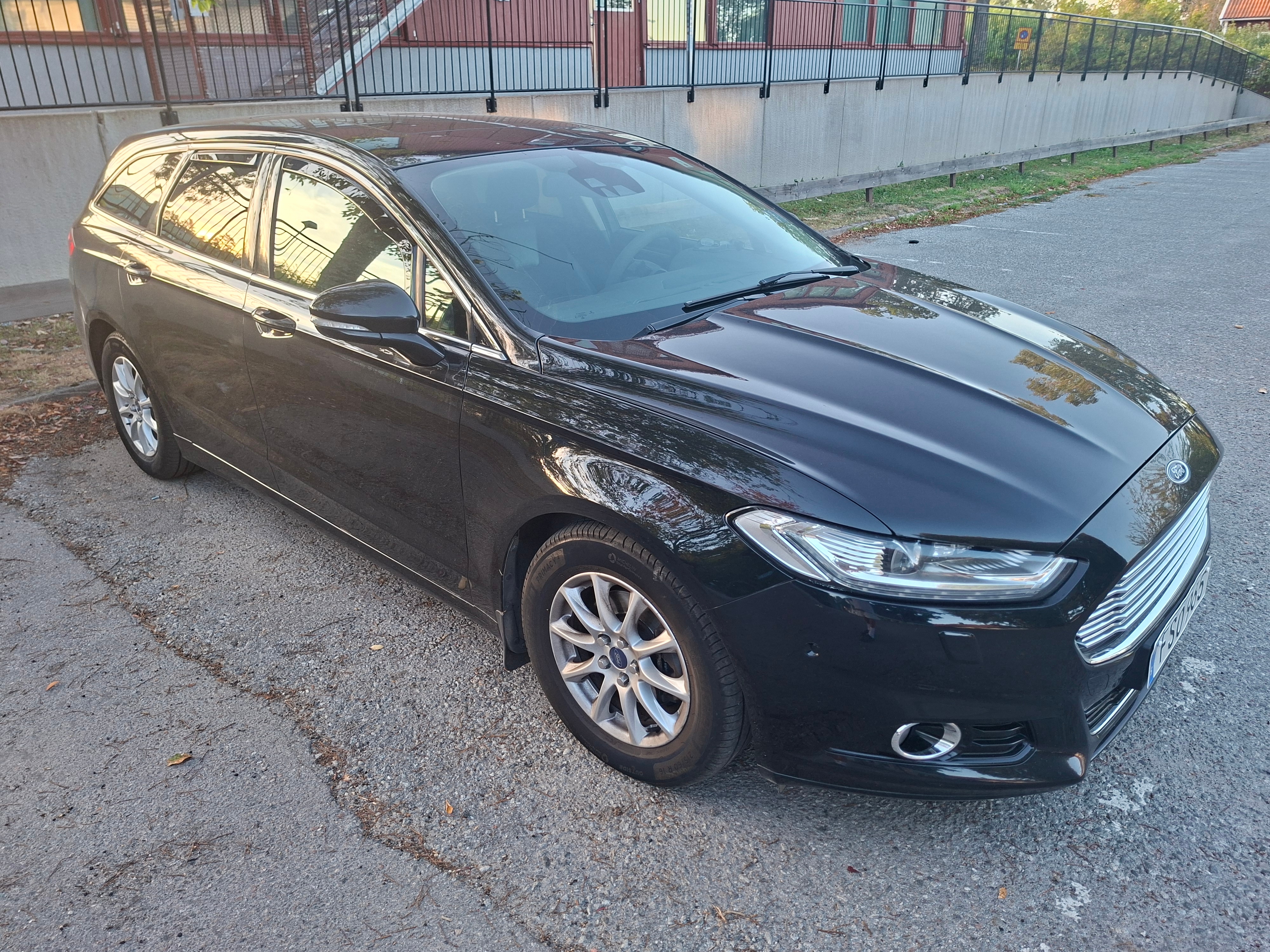 Ford Mondeo Kombi 2.0 TDCi 2015, bild 2/5