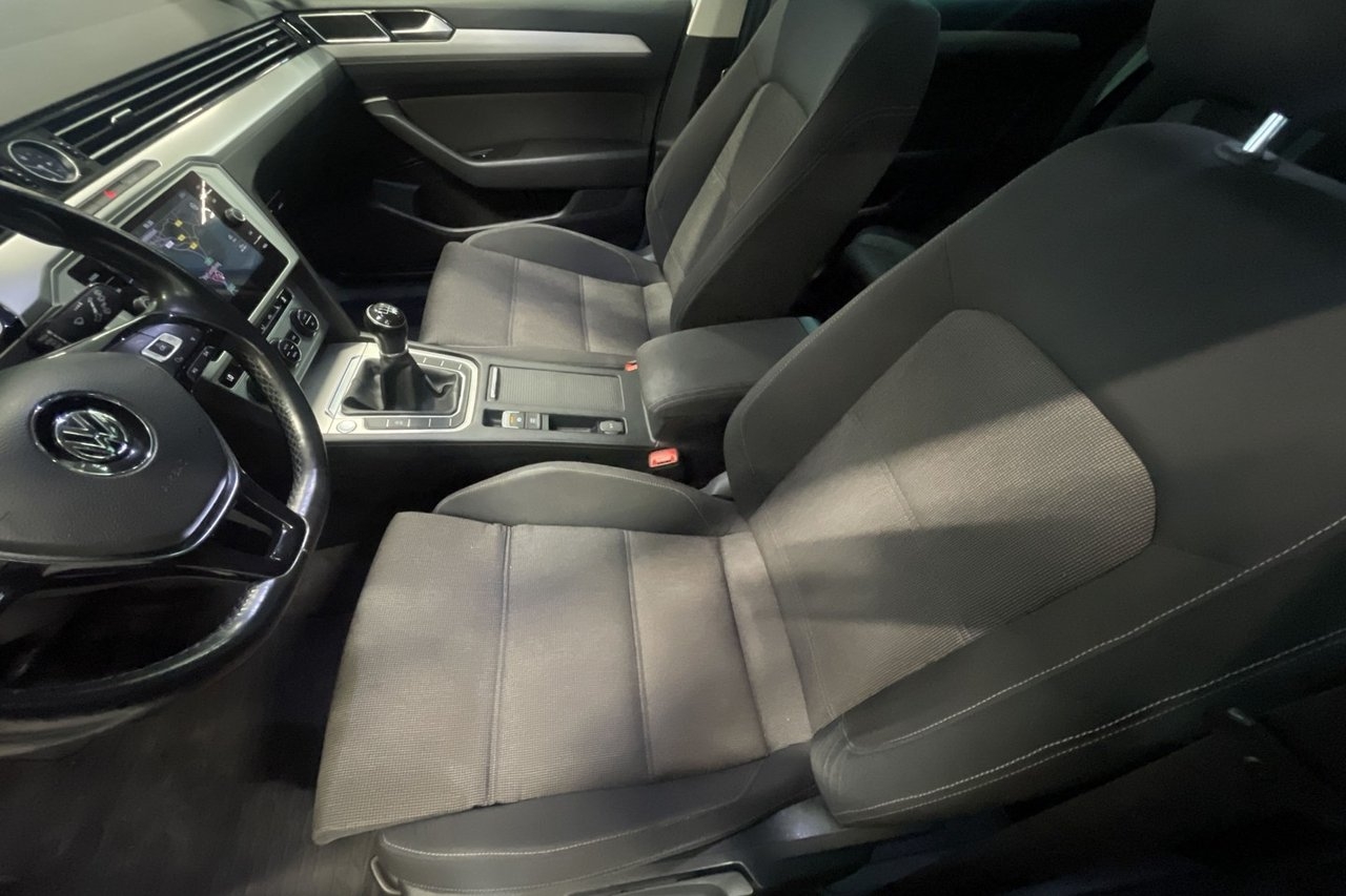 Volkswagen Passat 2018, bild 7/10
