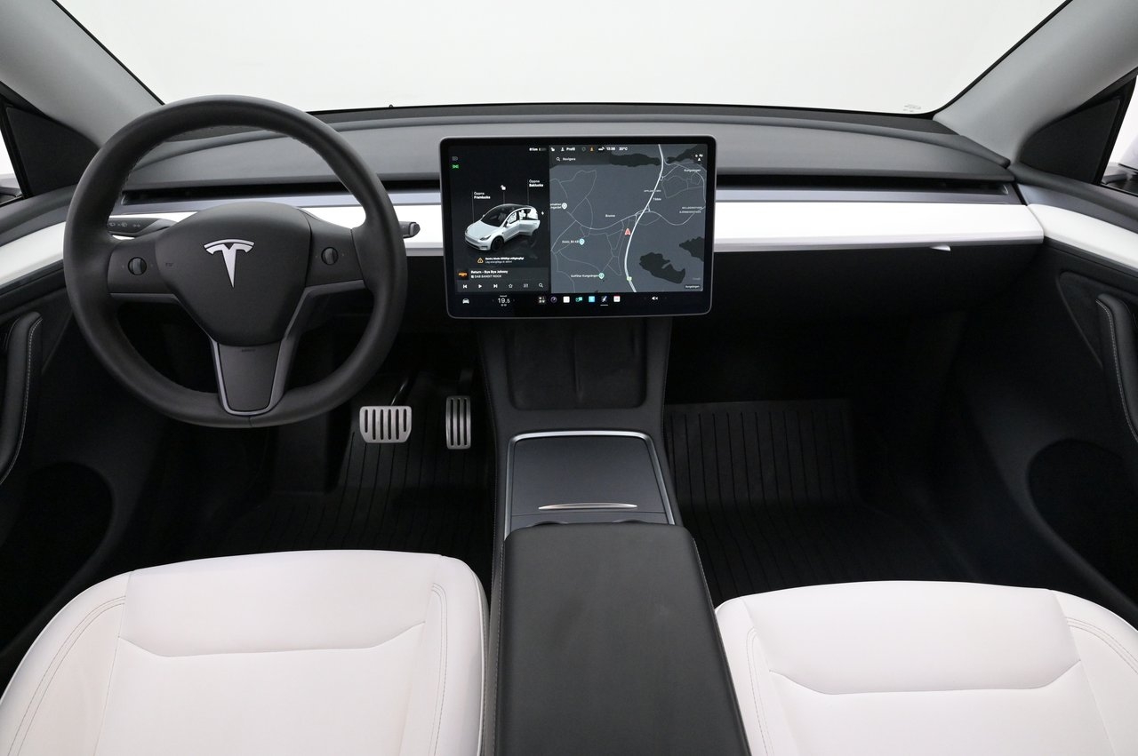 Tesla Model Y Performance AWD Autopilot 2023, bild 6/10