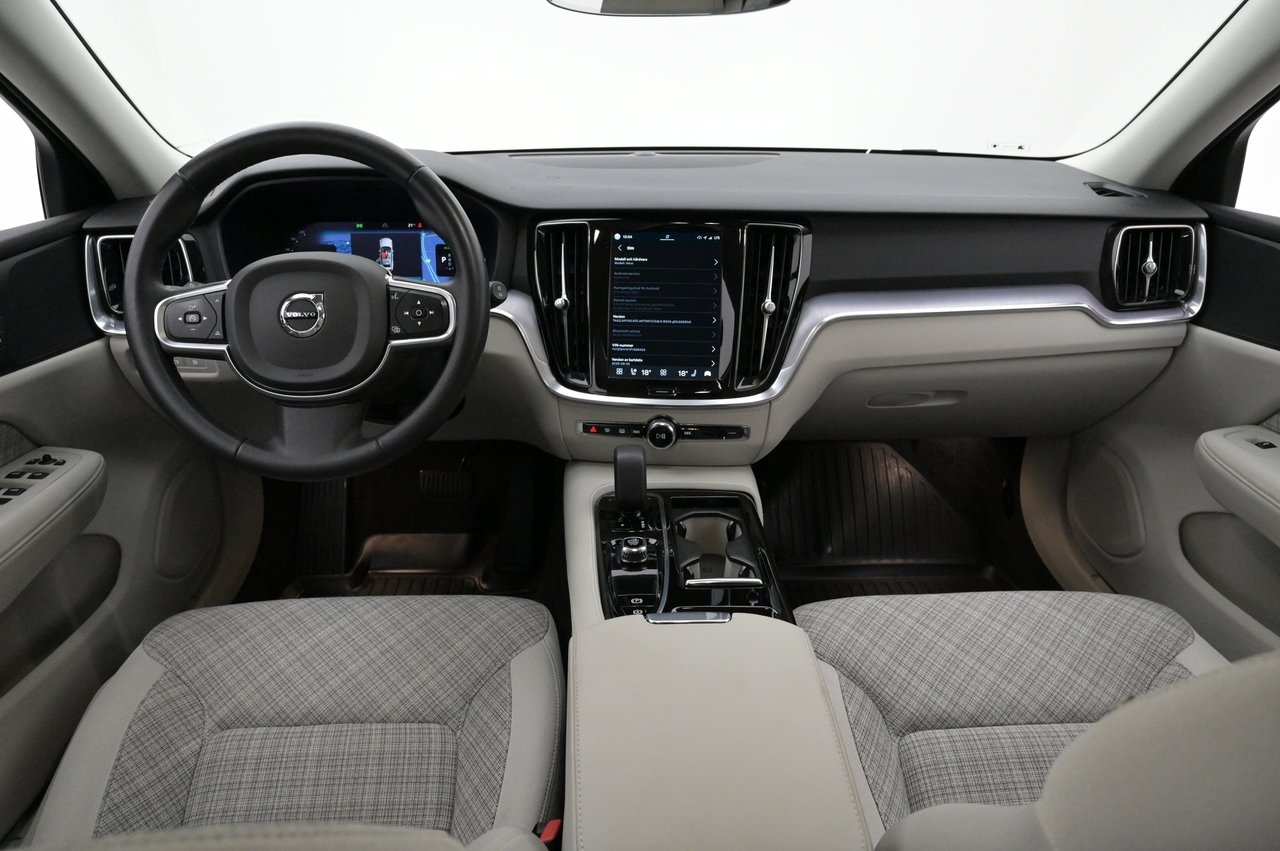 Volvo V60 Recharge T6 AWD Core AdapFarth 2023, bild 6/10