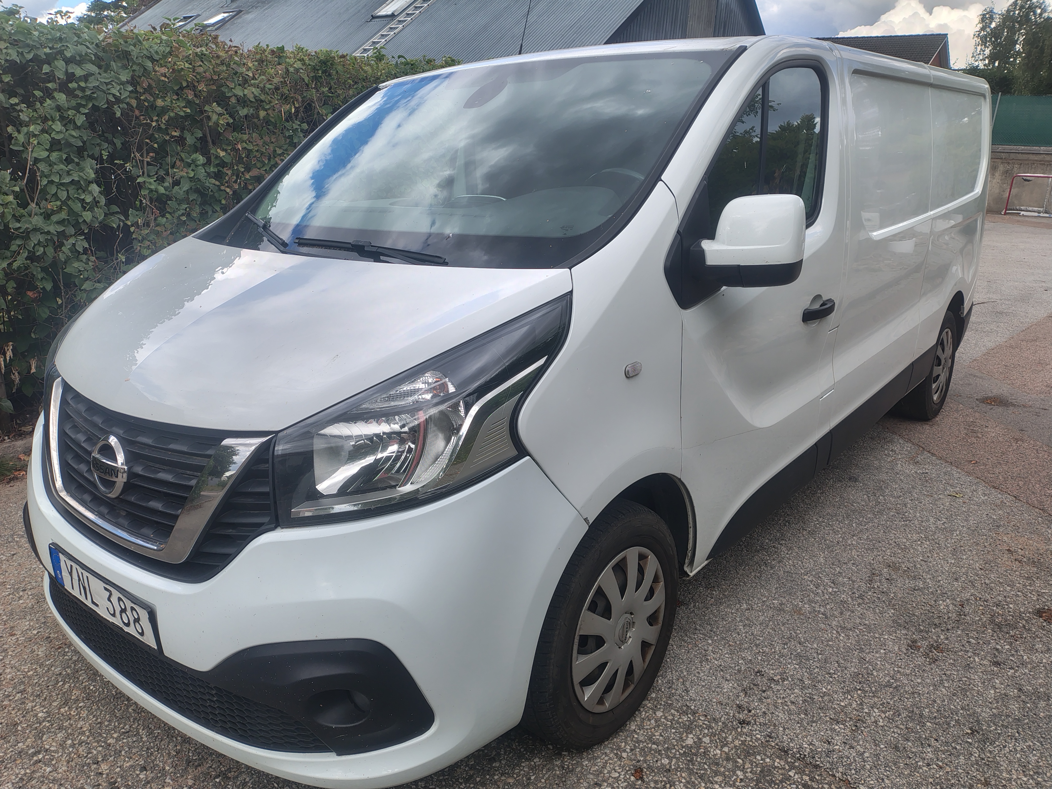 Nissan NV300