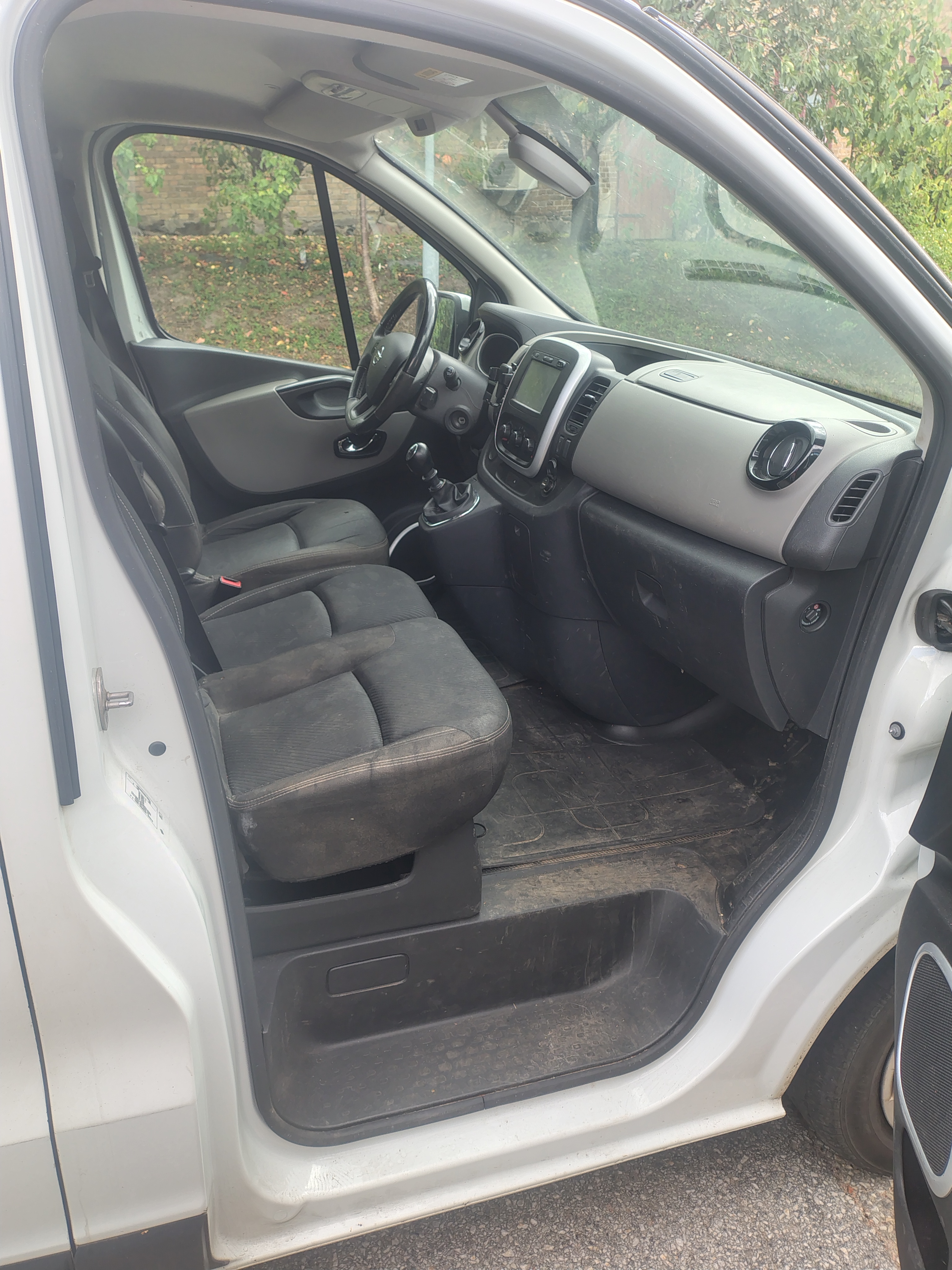Nissan NV300 2018, bild 5/6