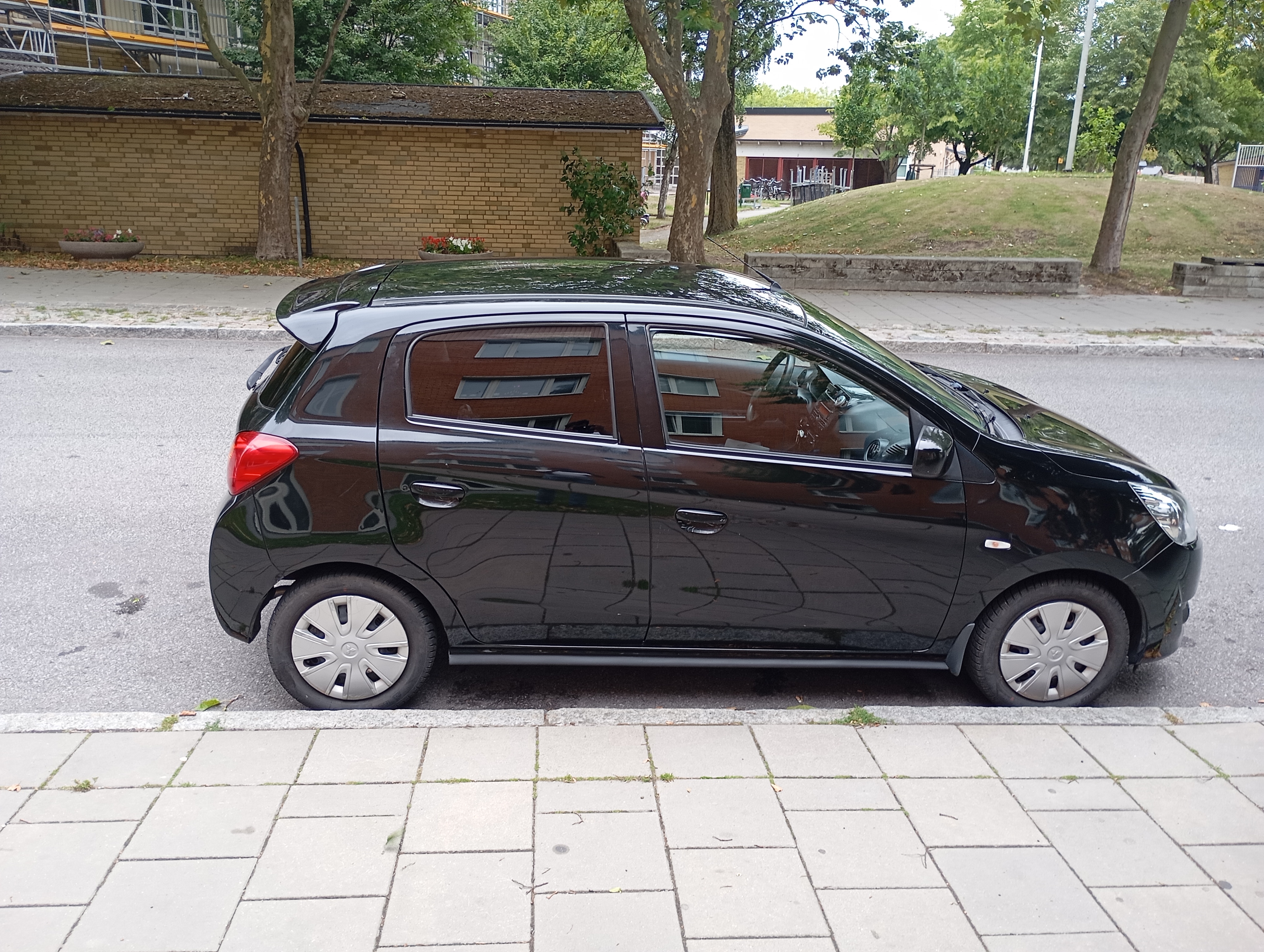 Mitsubishi Space Star 2013, bild 4/9