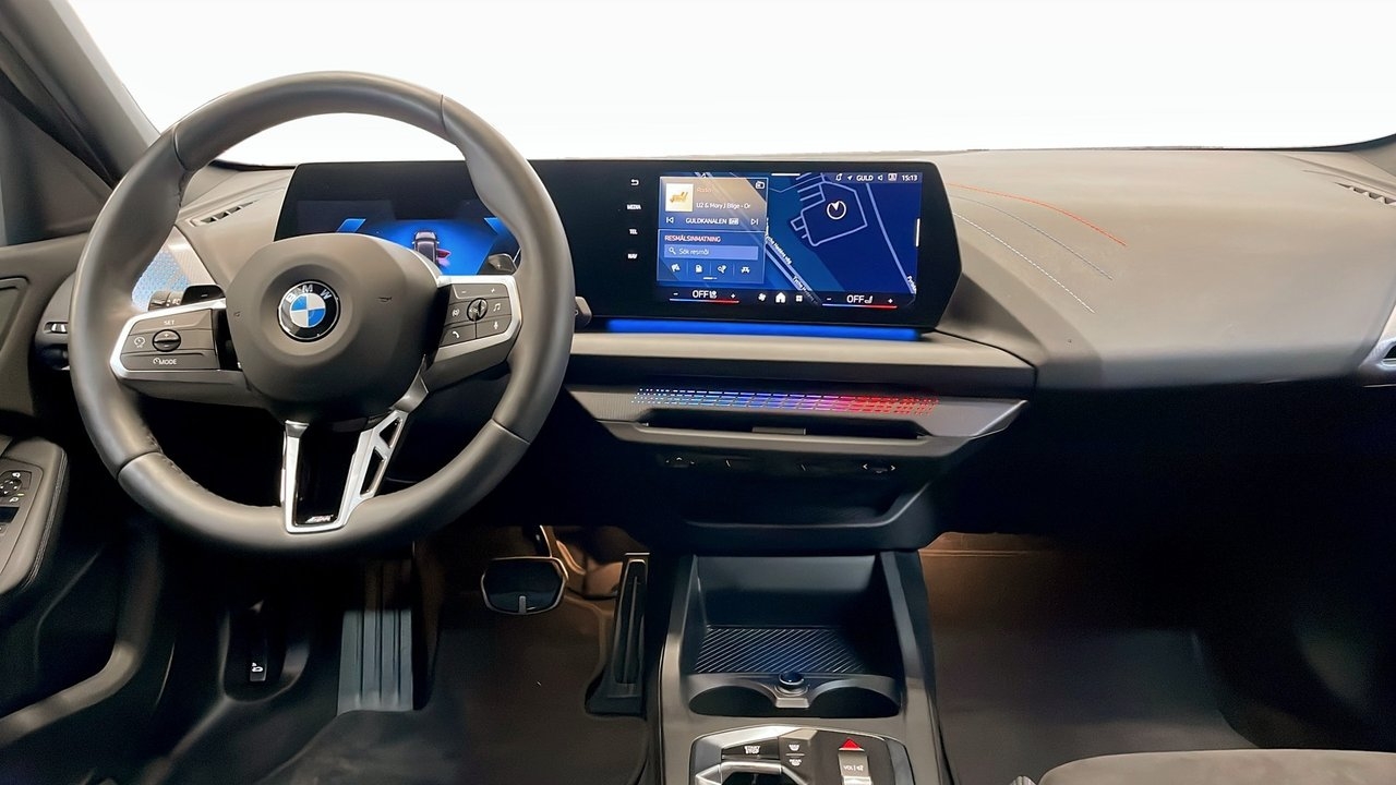 BMW 120 2026, photo 4/10