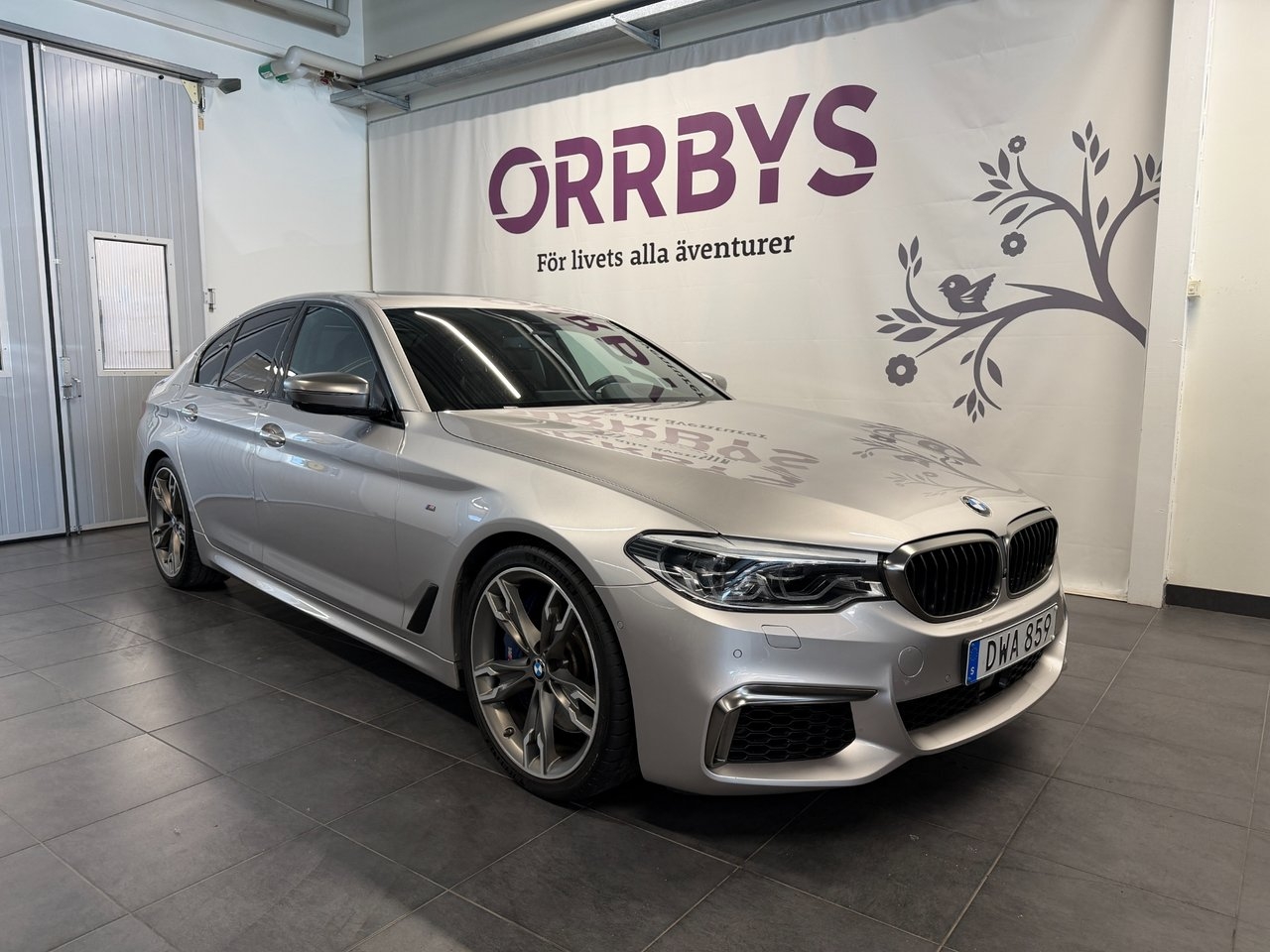 BMW M550i