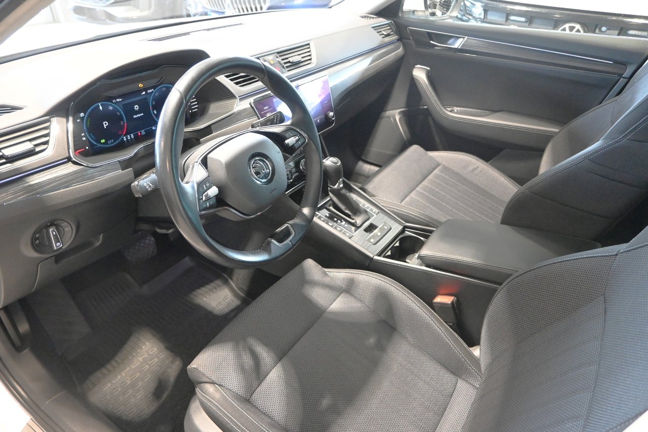 Skoda Superb 2022, bild 7/10