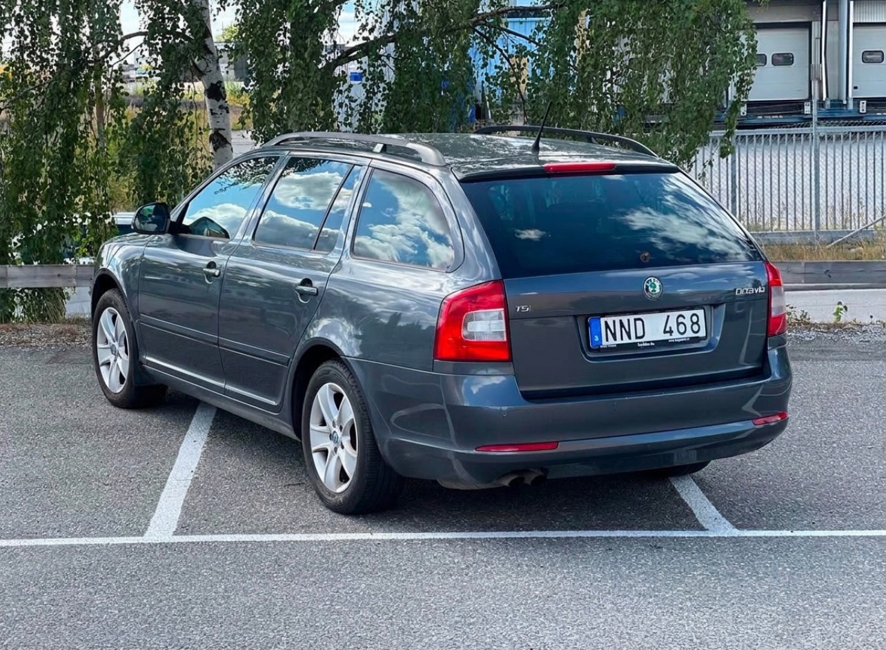 Skoda Octavia 2012, photo 4/9