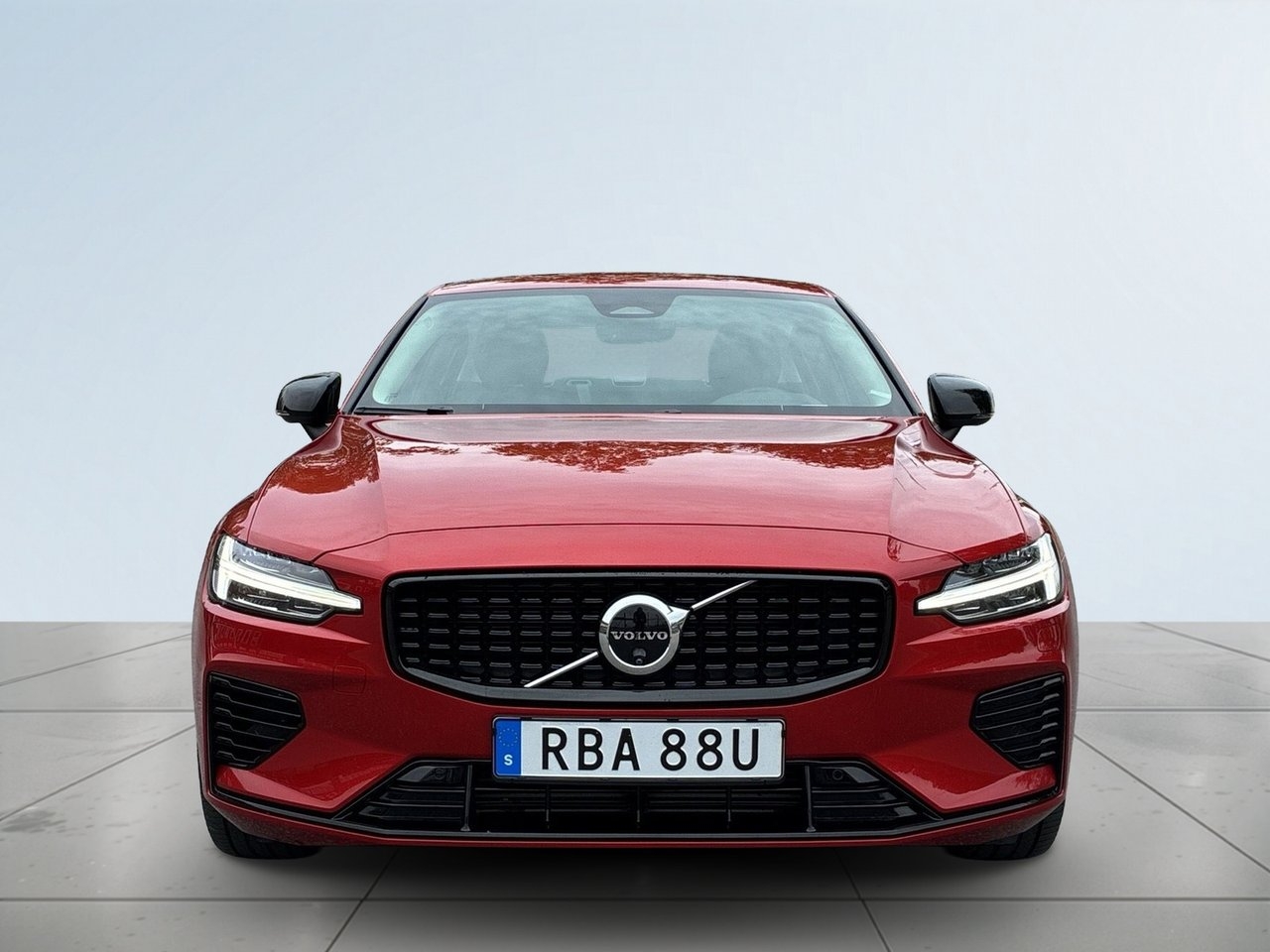 Volvo S60 Recharge T6 AWD Plus Dark Drag 2024, bild 2/24