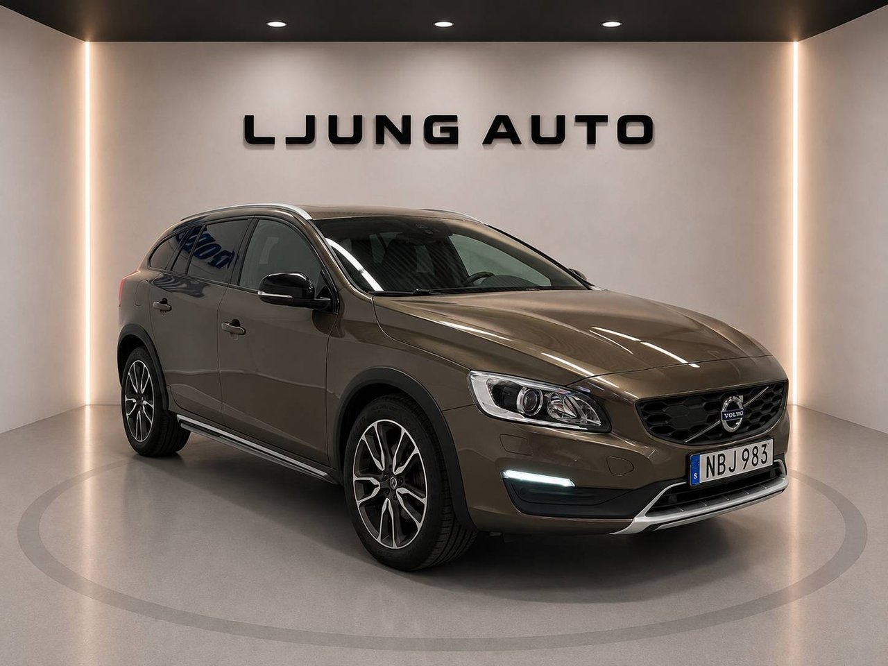 Volvo V60 Cross Country 2016, photo 4/29