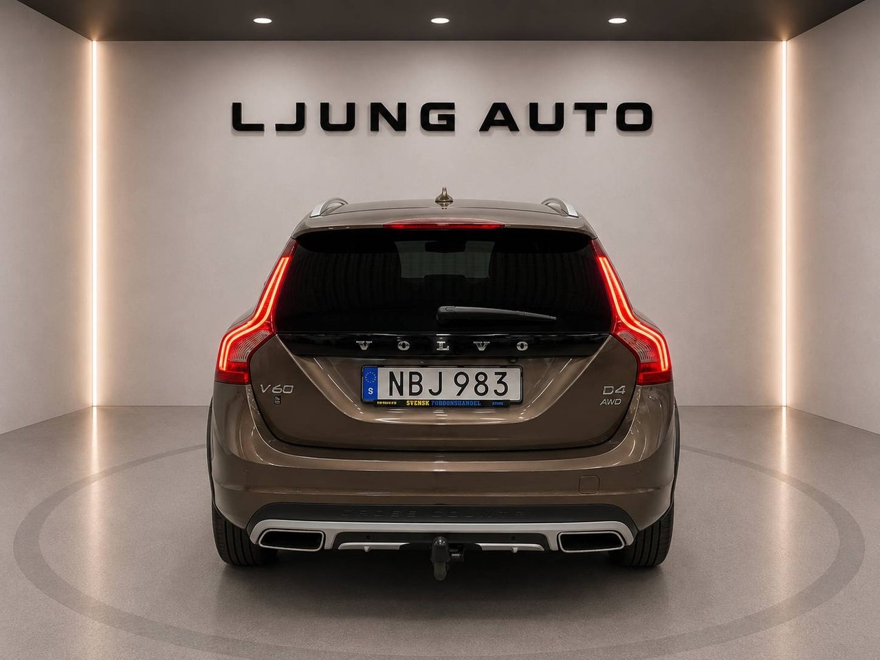 Volvo V60 Cross Country 2016, photo 6/29
