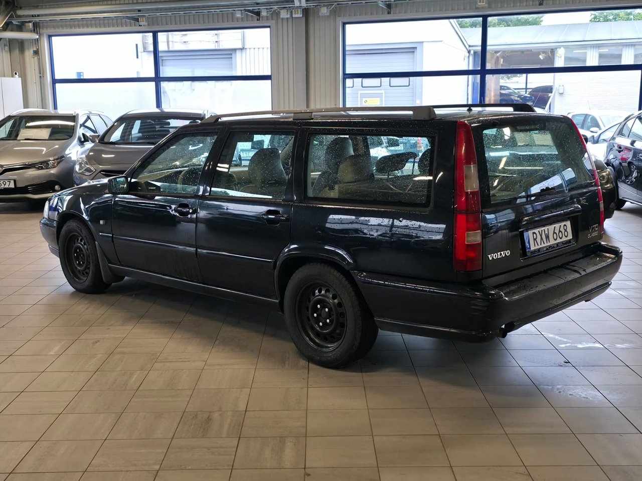 Volvo V70 2.4 140hk Classic 2000, kuva 3/8