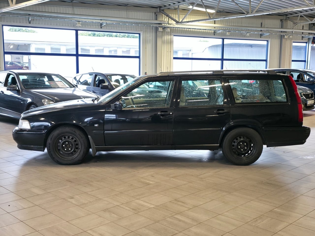 Volvo V70 2.4 140hk Classic 2000, kuva 2/8