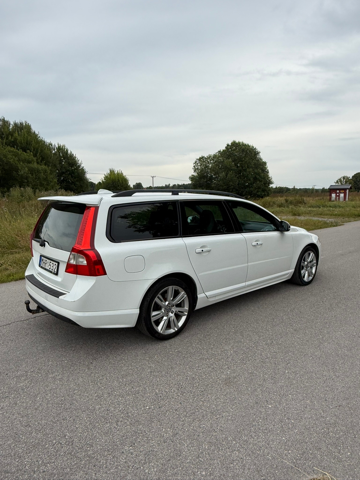 Volvo V70 T4 Powershift R-Design 2012, kuva 4/7