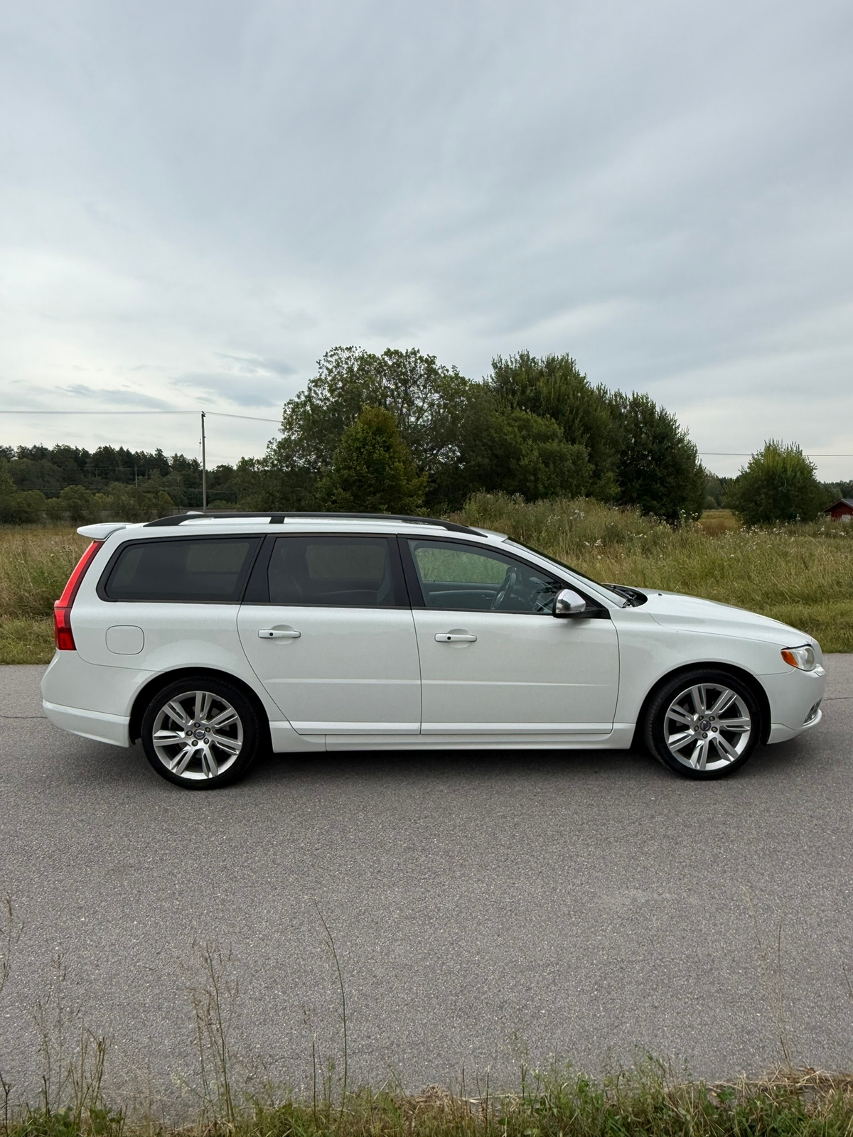 Volvo V70 T4 Powershift R-Design 2012, kuva 5/7