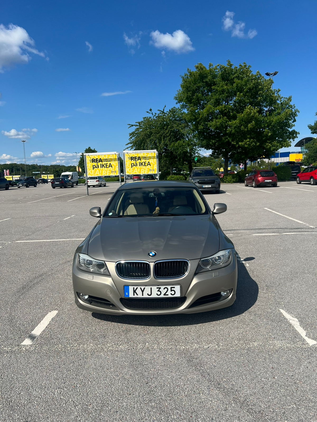BMW 318 i Sedan Manuell 2011, photo 2/9