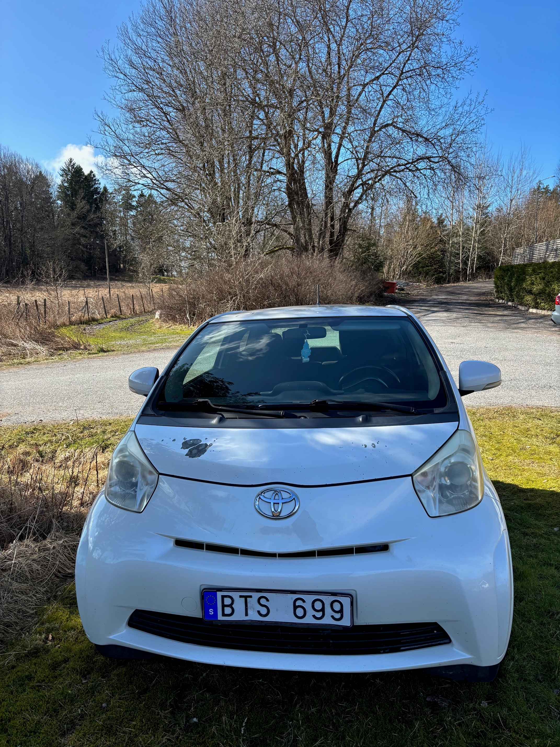 Toyota IQ 1.0 VVT-i Manuell 2010, bild 2/3