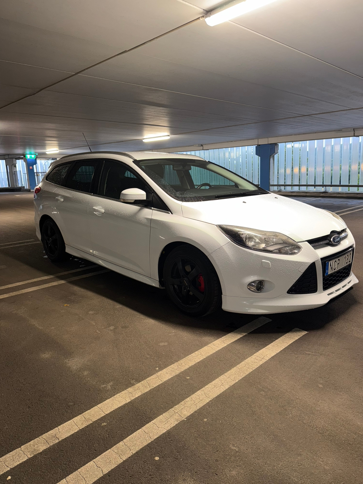 Ford Focus Kombi 1.0 EcoBoost Manuell 2013, bild 2/5