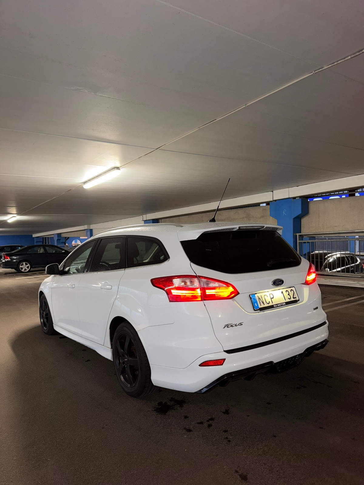 Ford Focus Kombi 1.0 EcoBoost Manuell 2013, bild 3/5