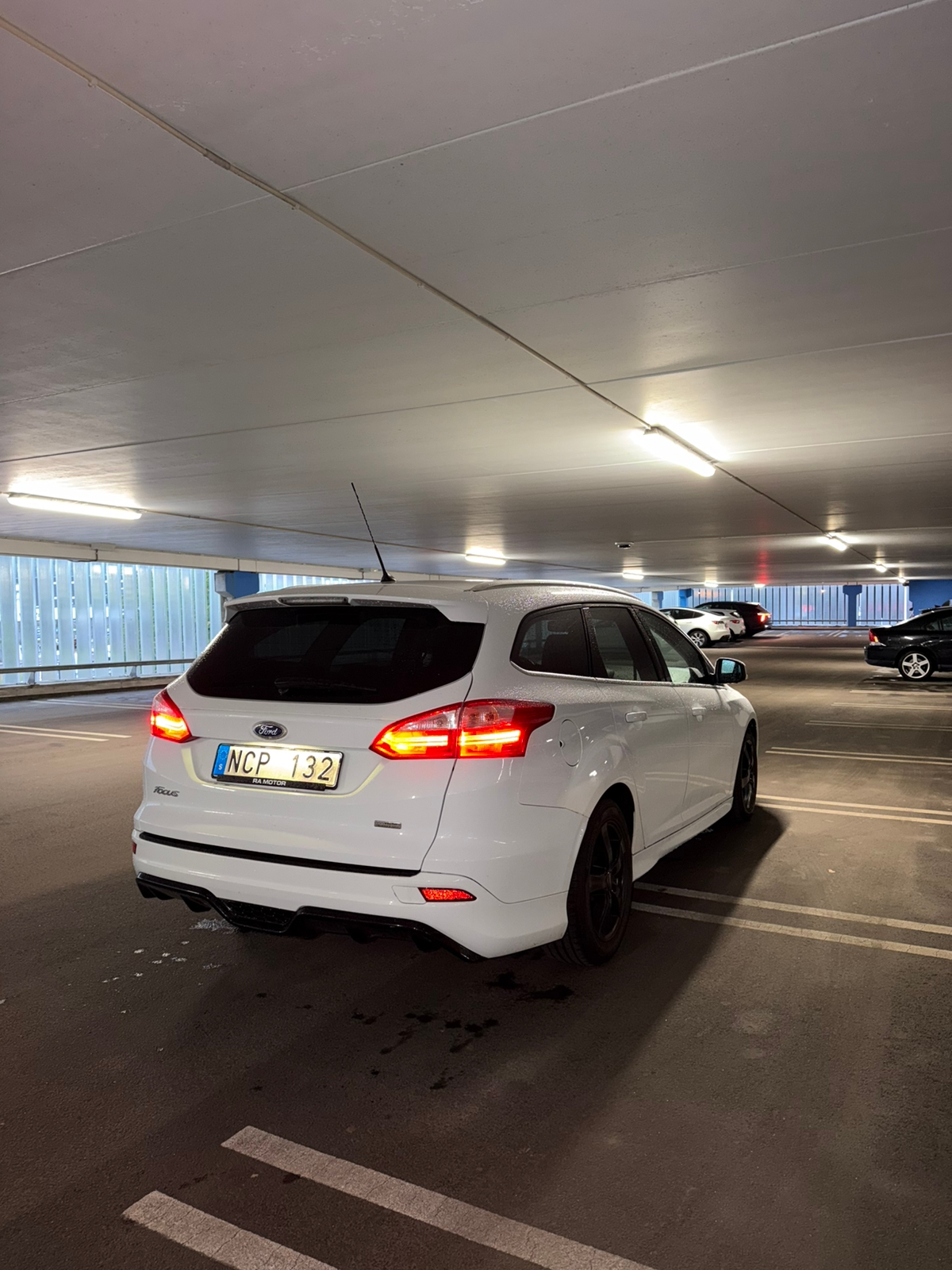 Ford Focus Kombi 1.0 EcoBoost Manuell 2013, bild 4/5