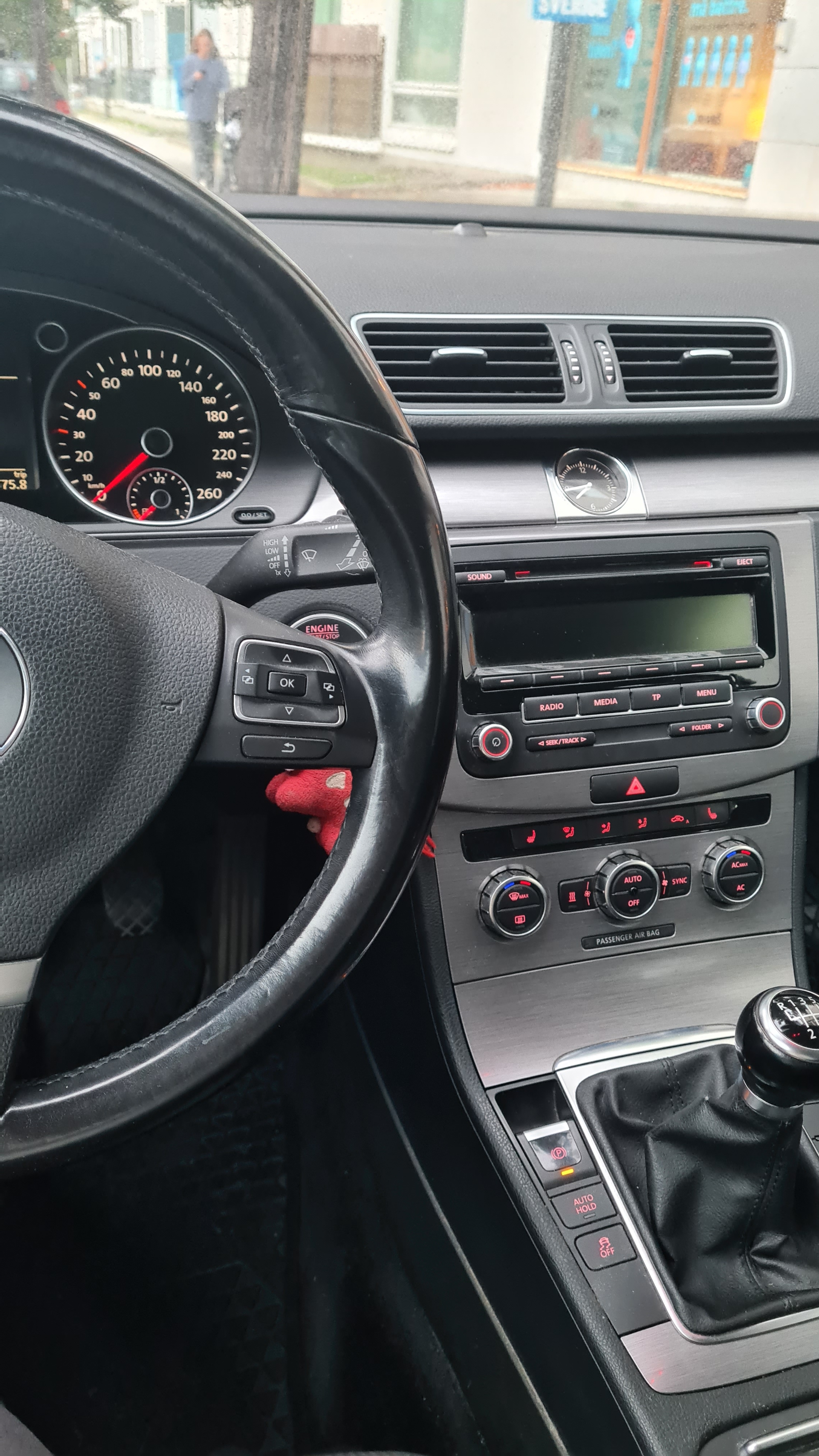 Volkswagen Passat 2012, bild 7/8