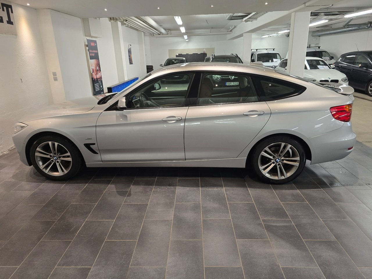 BMW 320 2016, bild 7/10