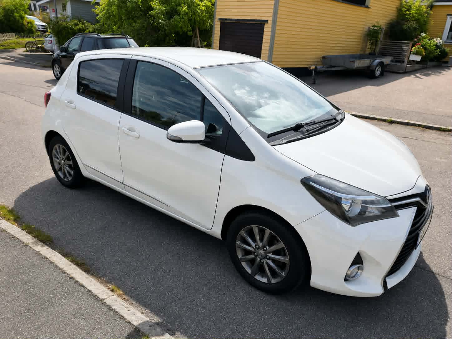 Toyota Yaris Hybrid e-CVT 2016, kuva 3/8